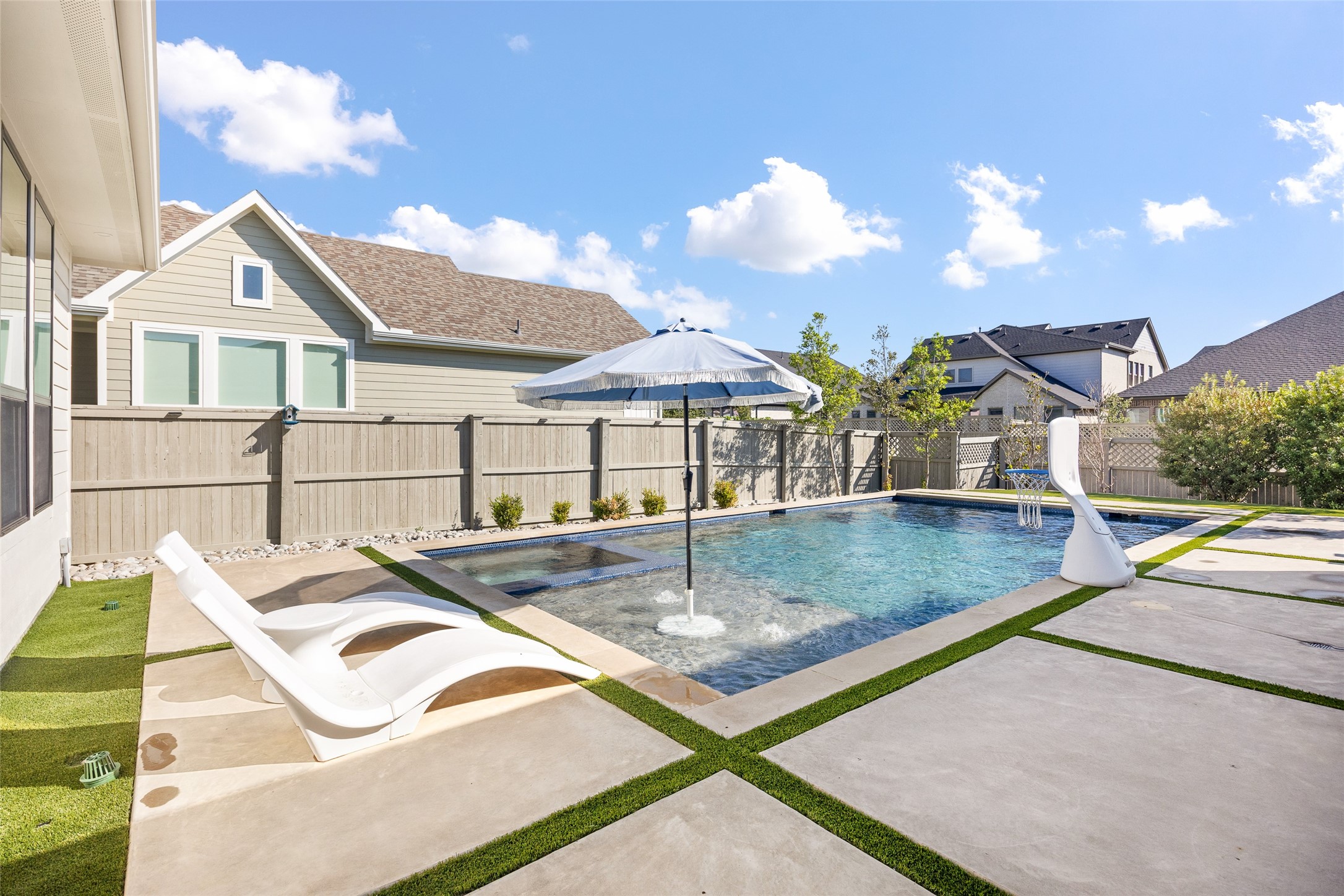 311 N Pecan Parkway