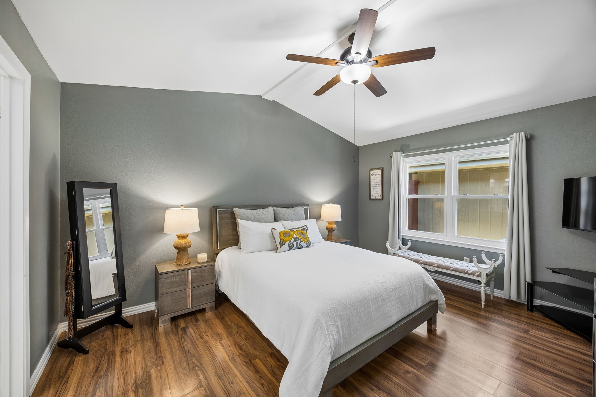 4215 John Court