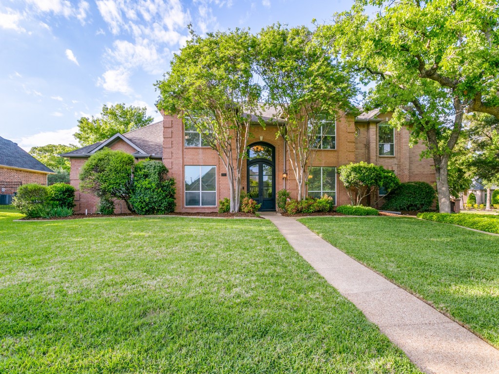 701 Lakehurst Court