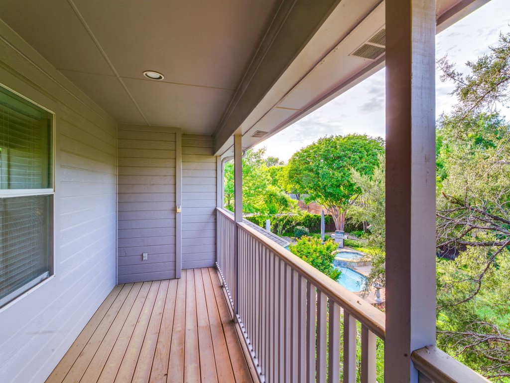 701 Lakehurst Court