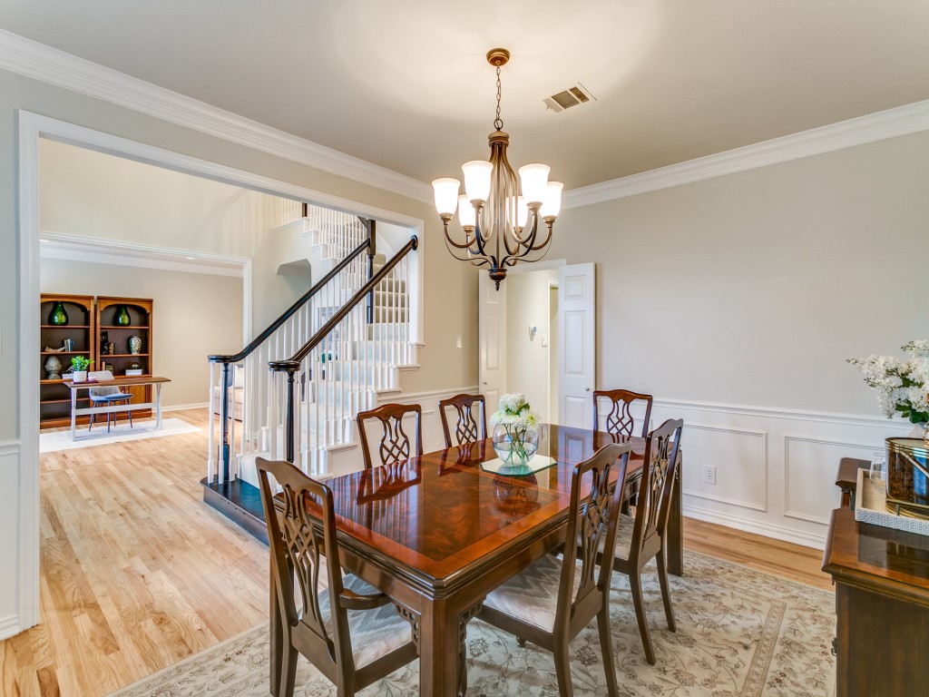 701 Lakehurst Court
