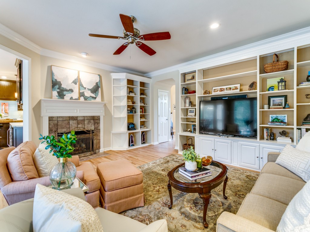 701 Lakehurst Court