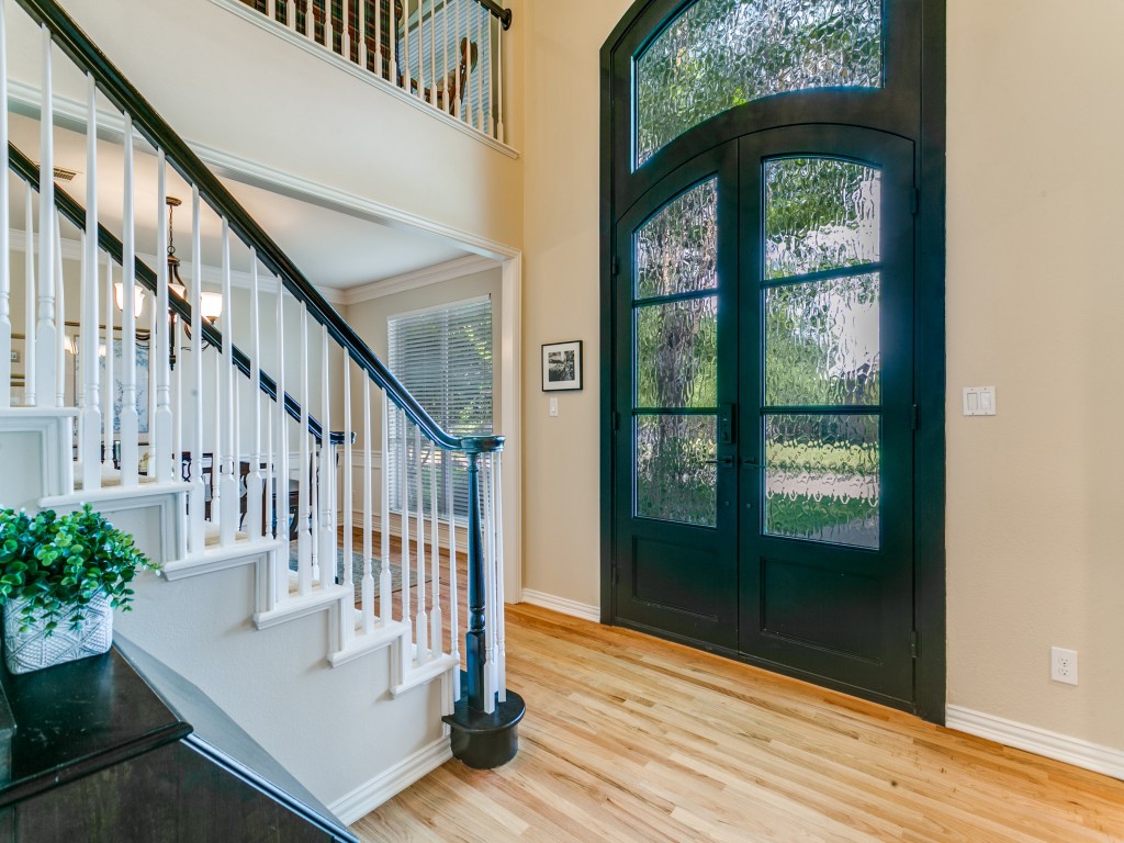 701 Lakehurst Court