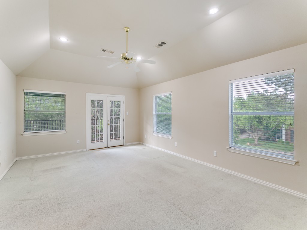 701 Lakehurst Court