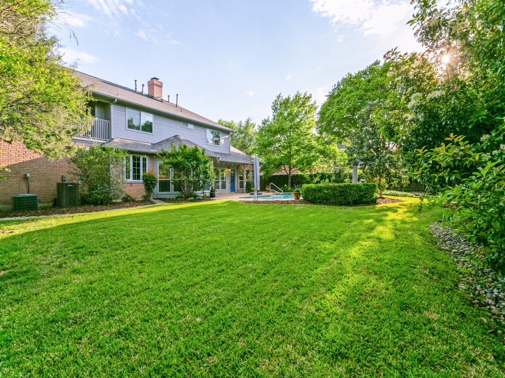 701 Lakehurst Court