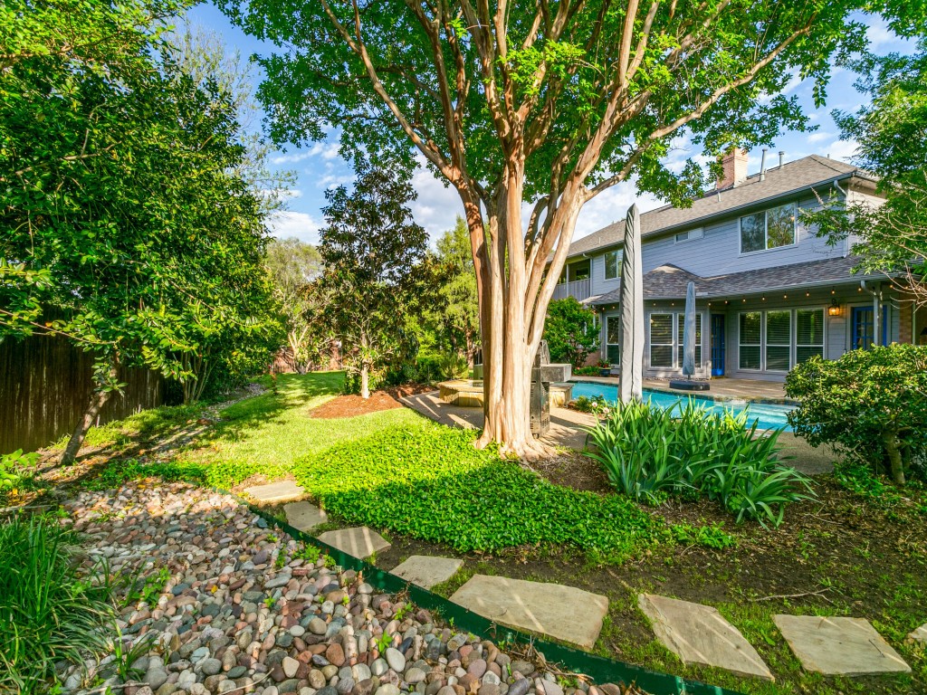 701 Lakehurst Court