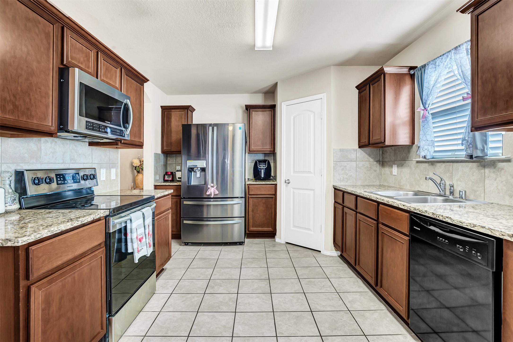 1201 Jasper Crossing