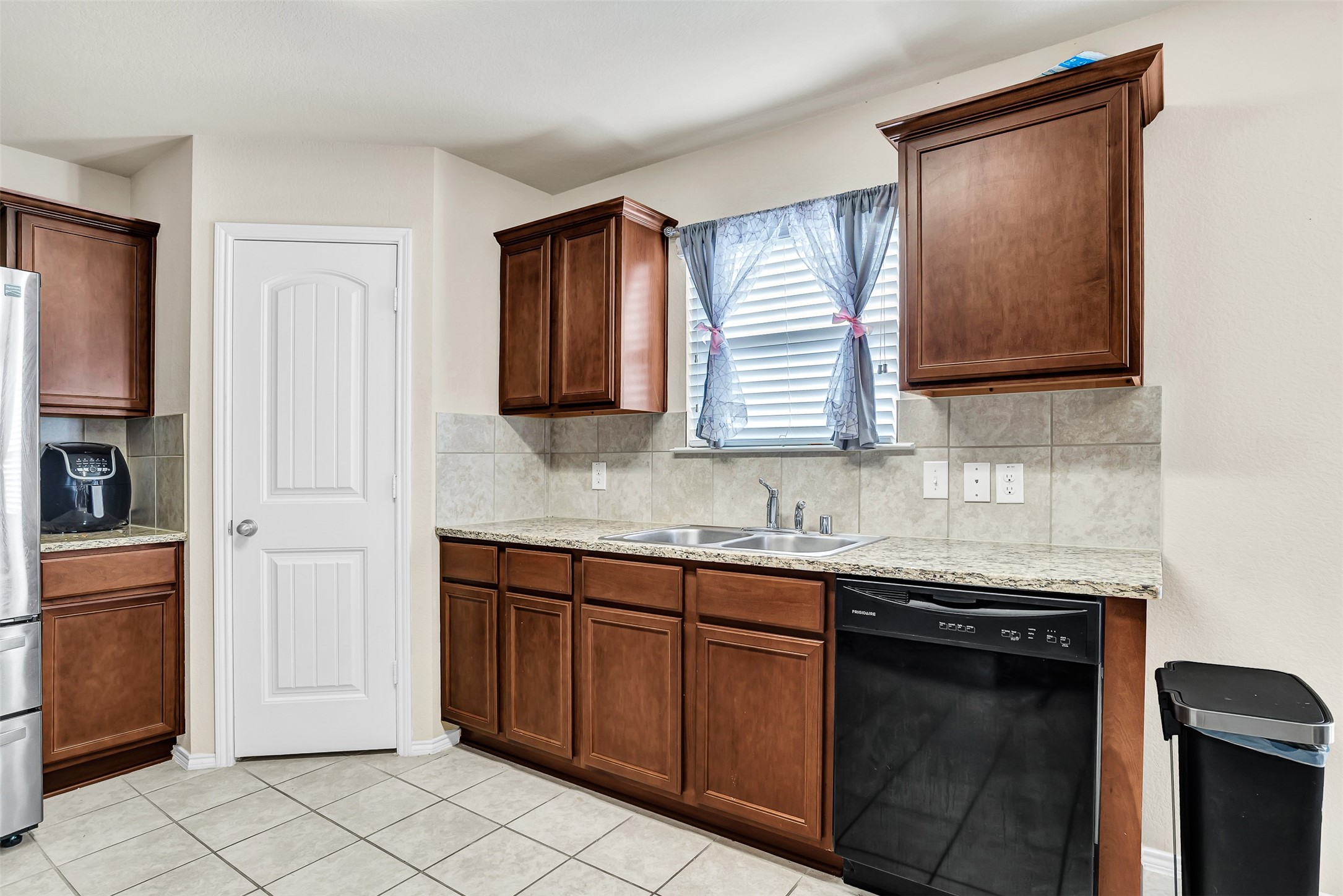 1201 Jasper Crossing