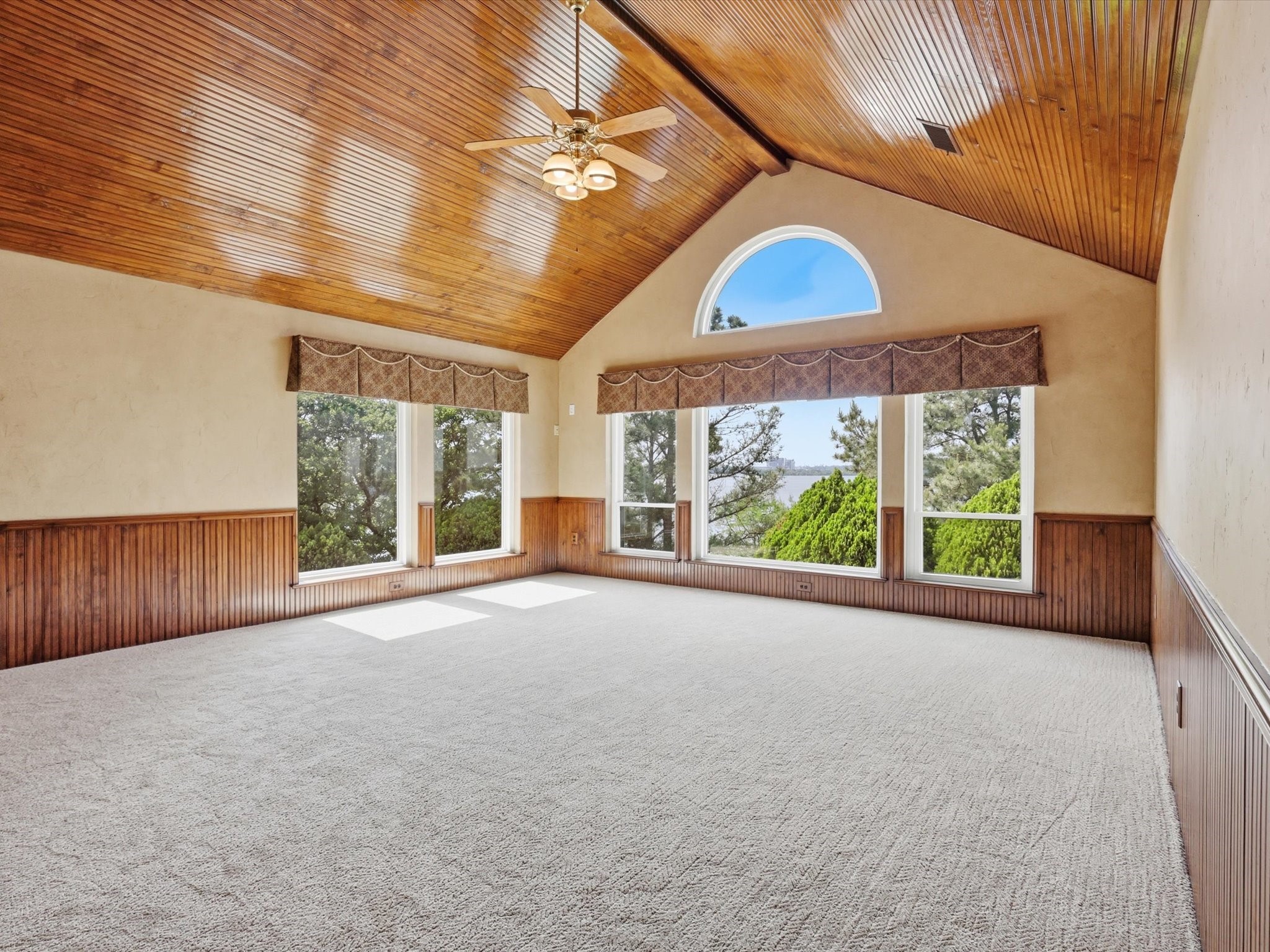 5815 Bay Club Drive