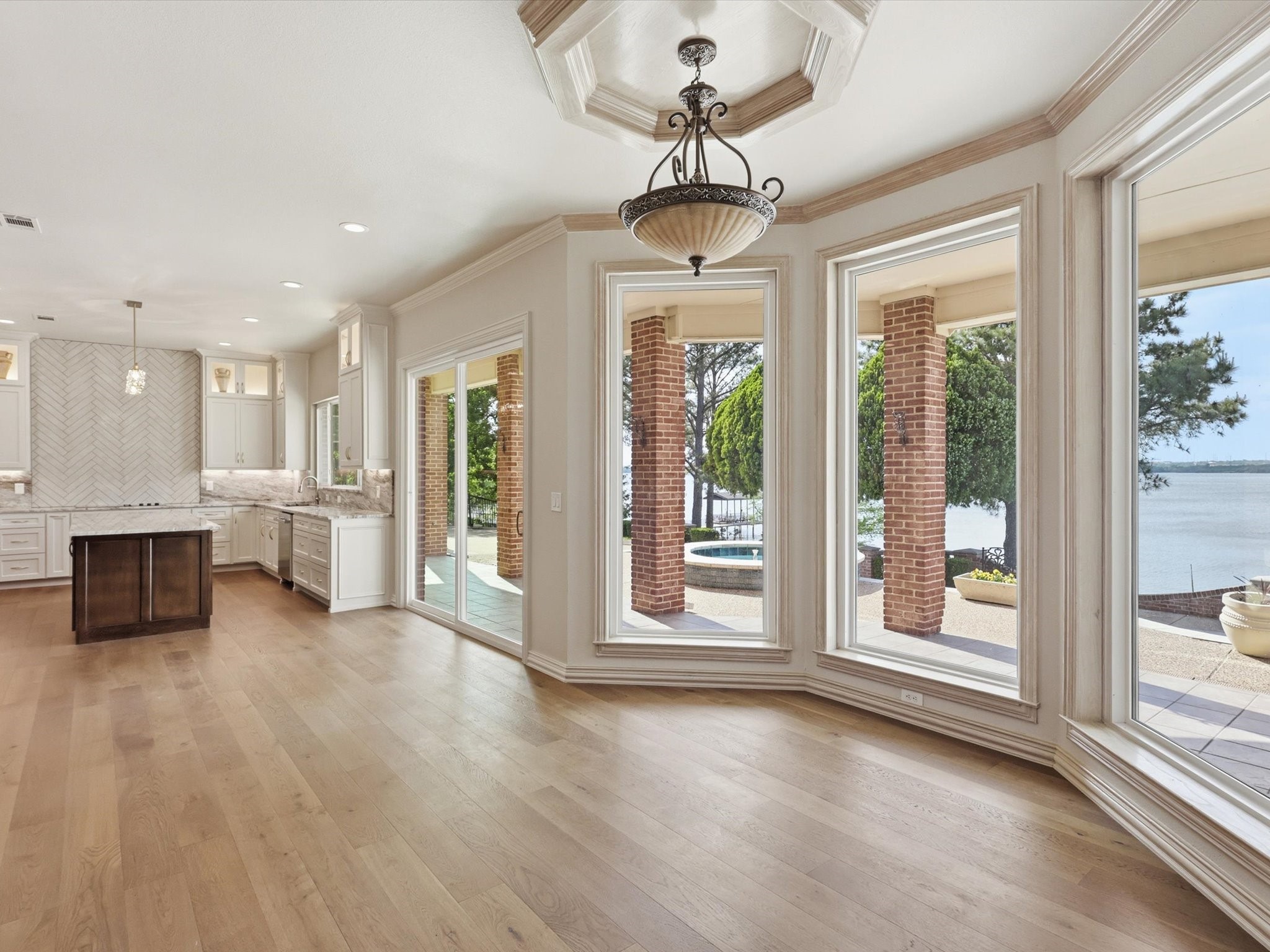 5815 Bay Club Drive
