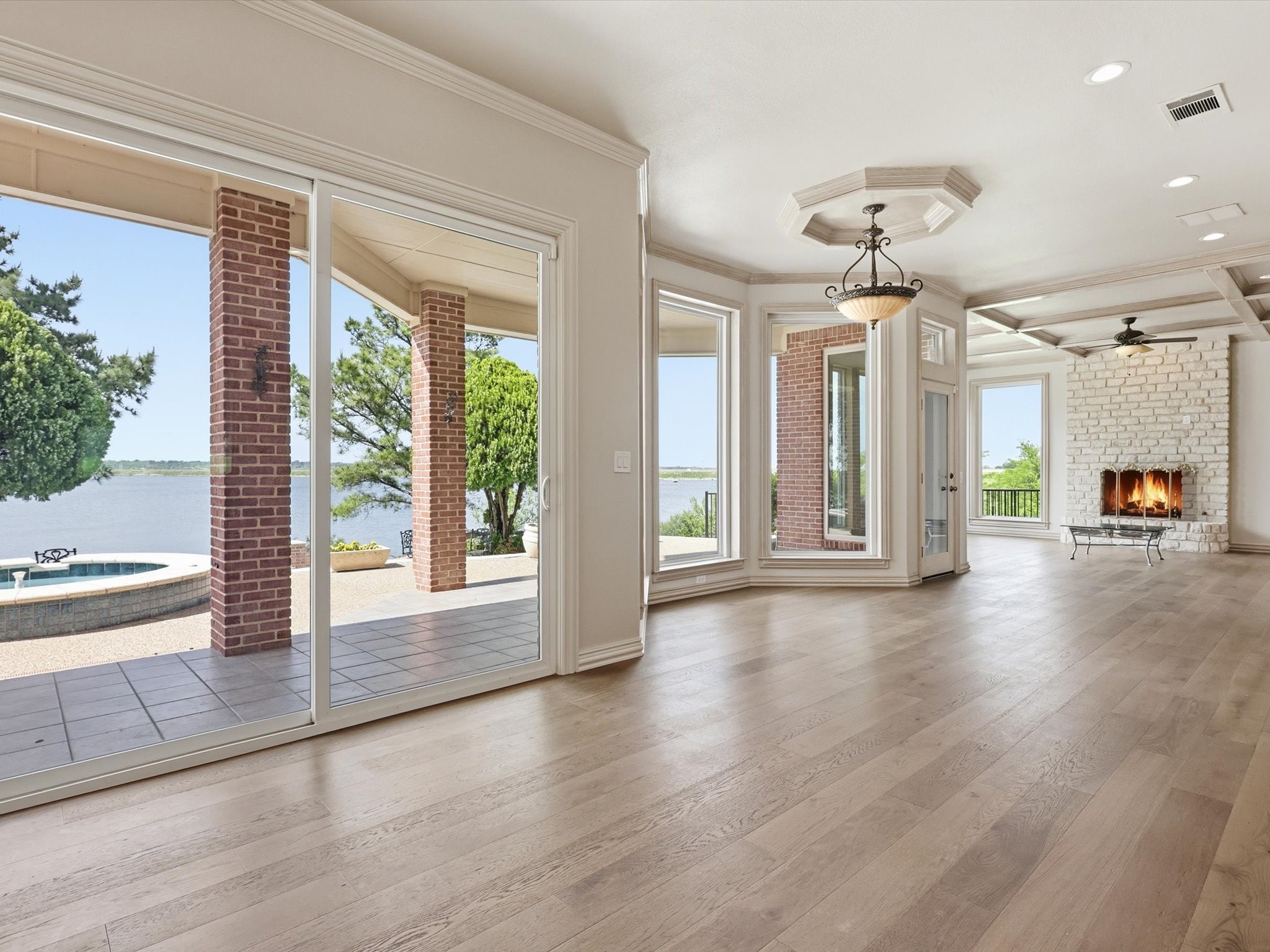 5815 Bay Club Drive