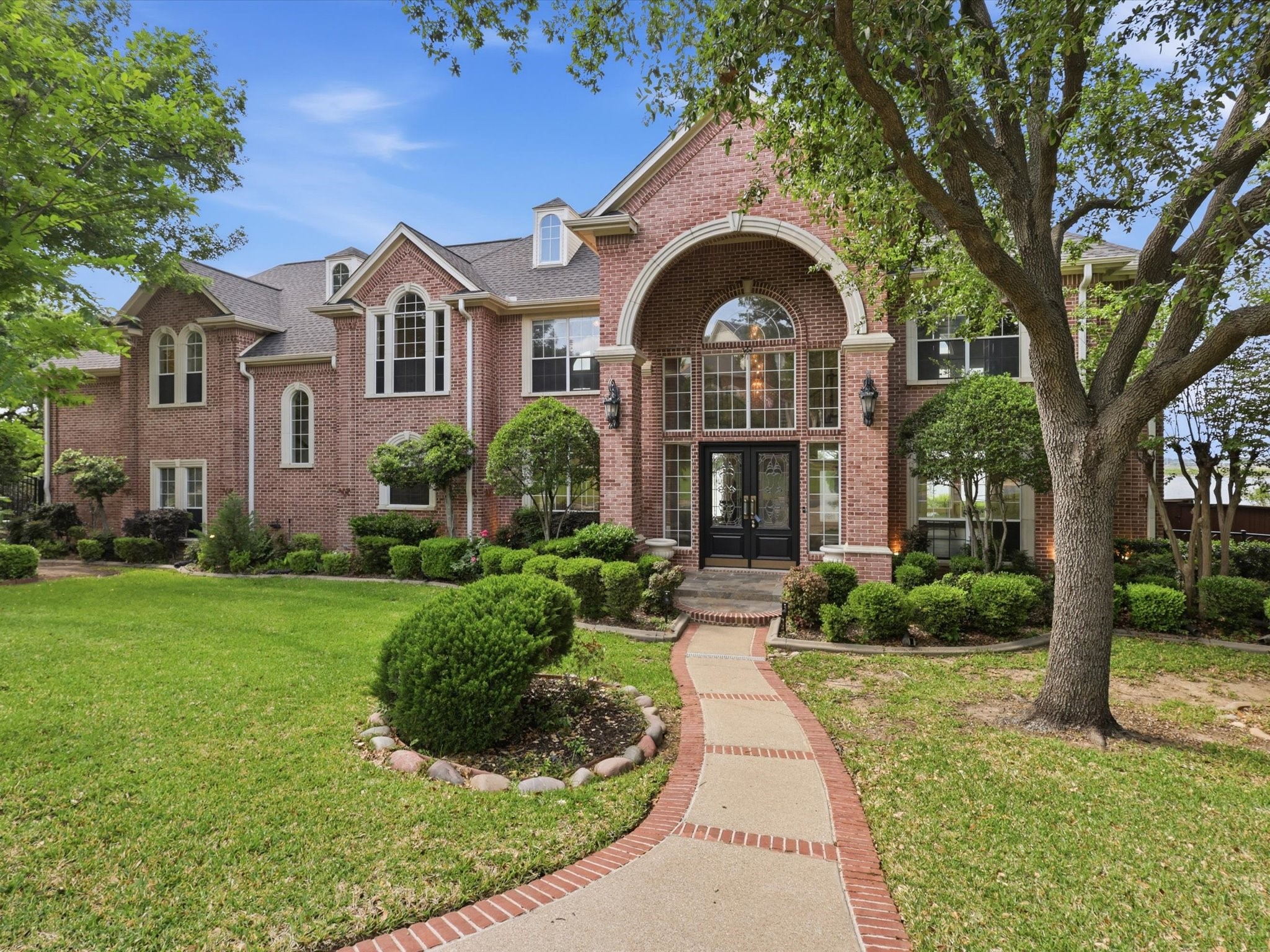 5815 Bay Club Drive