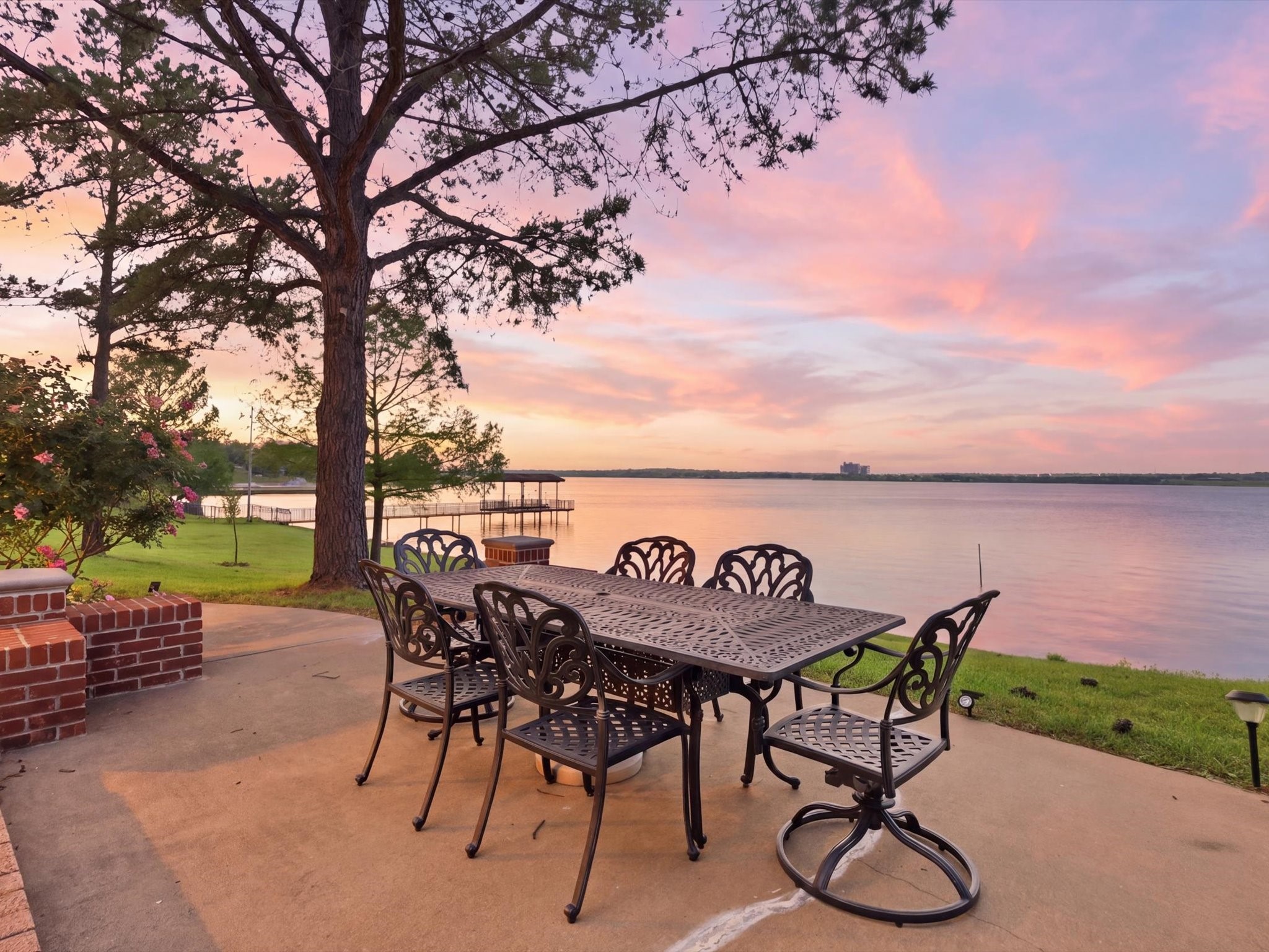 5815 Bay Club Drive