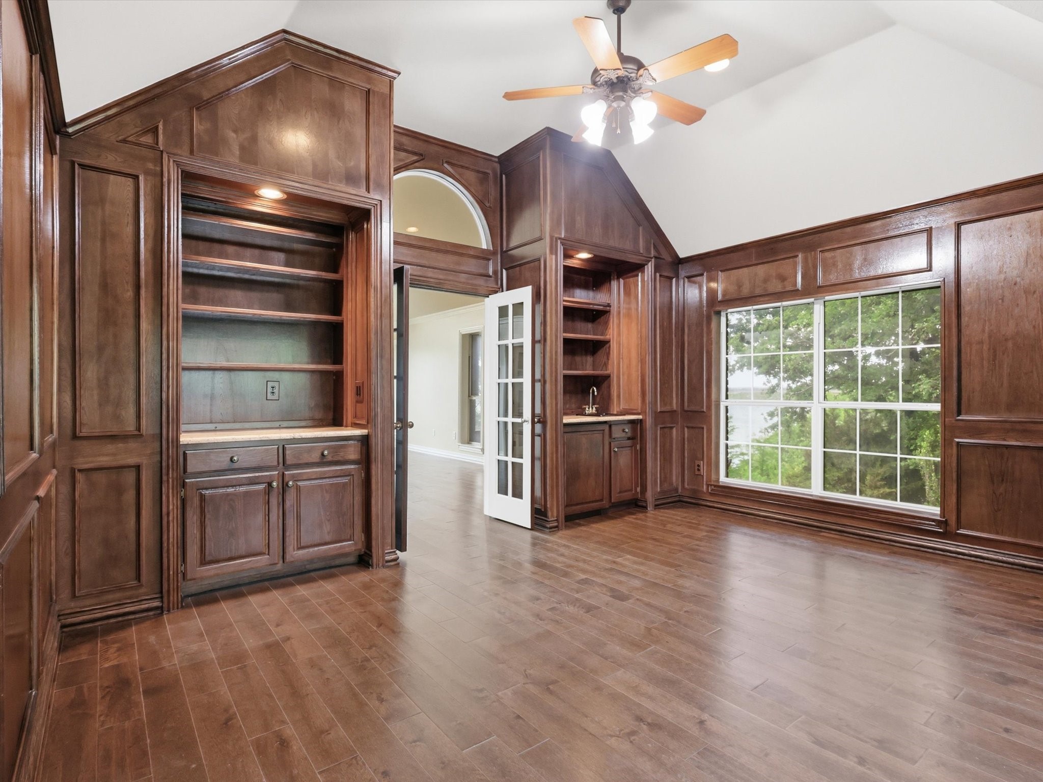 5815 Bay Club Drive