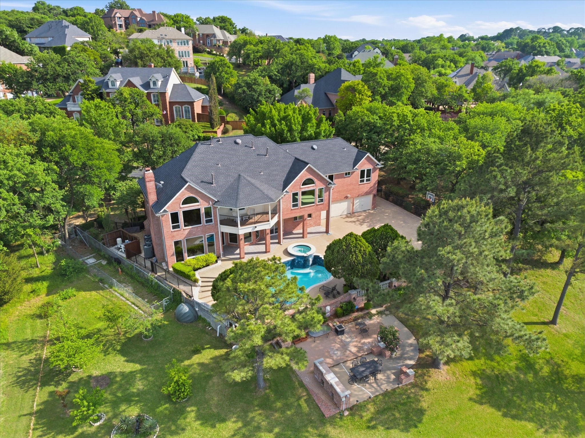 5815 Bay Club Drive