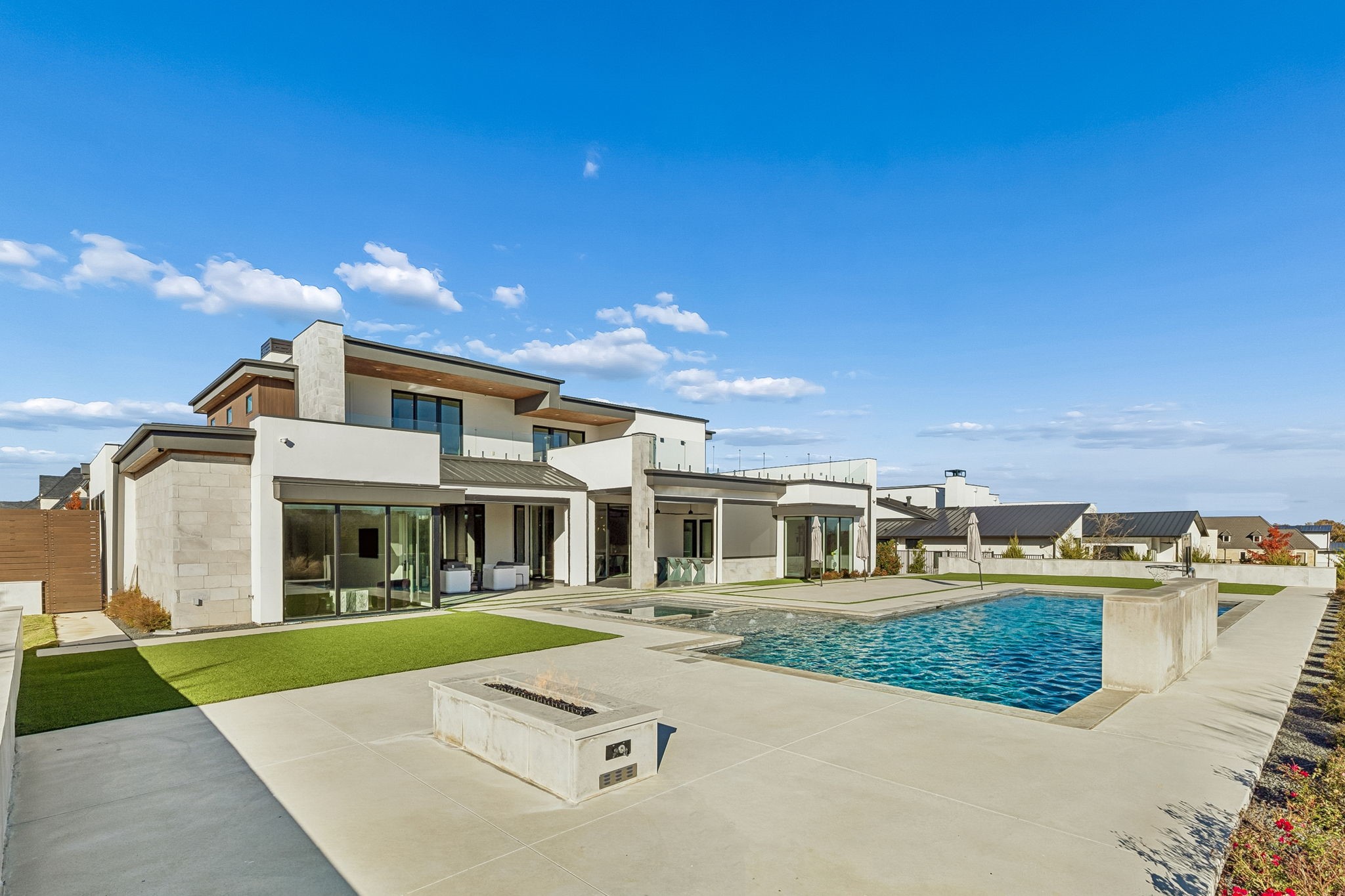 4301 Saddleback Lane