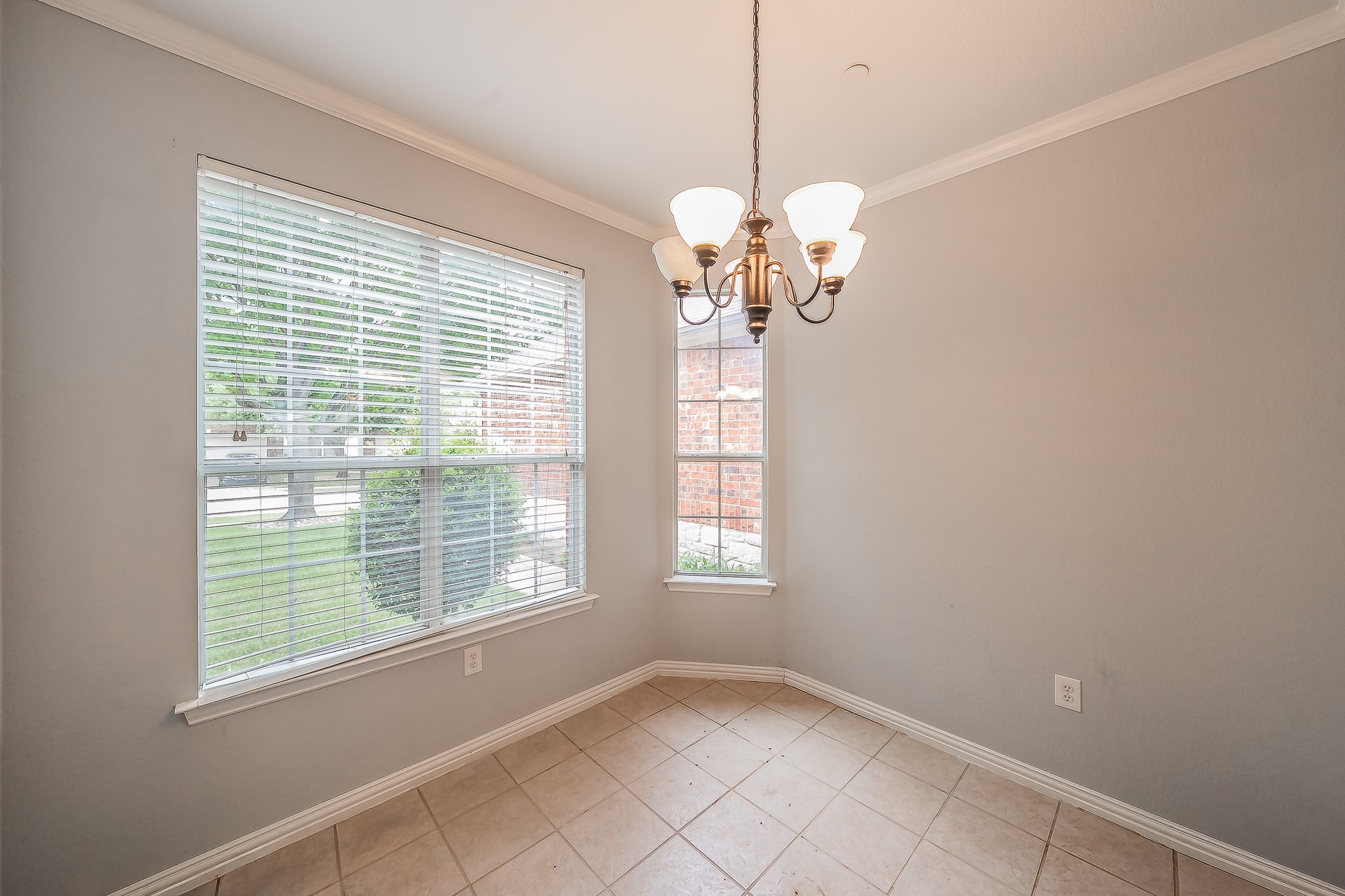 7253 Bianca Lane