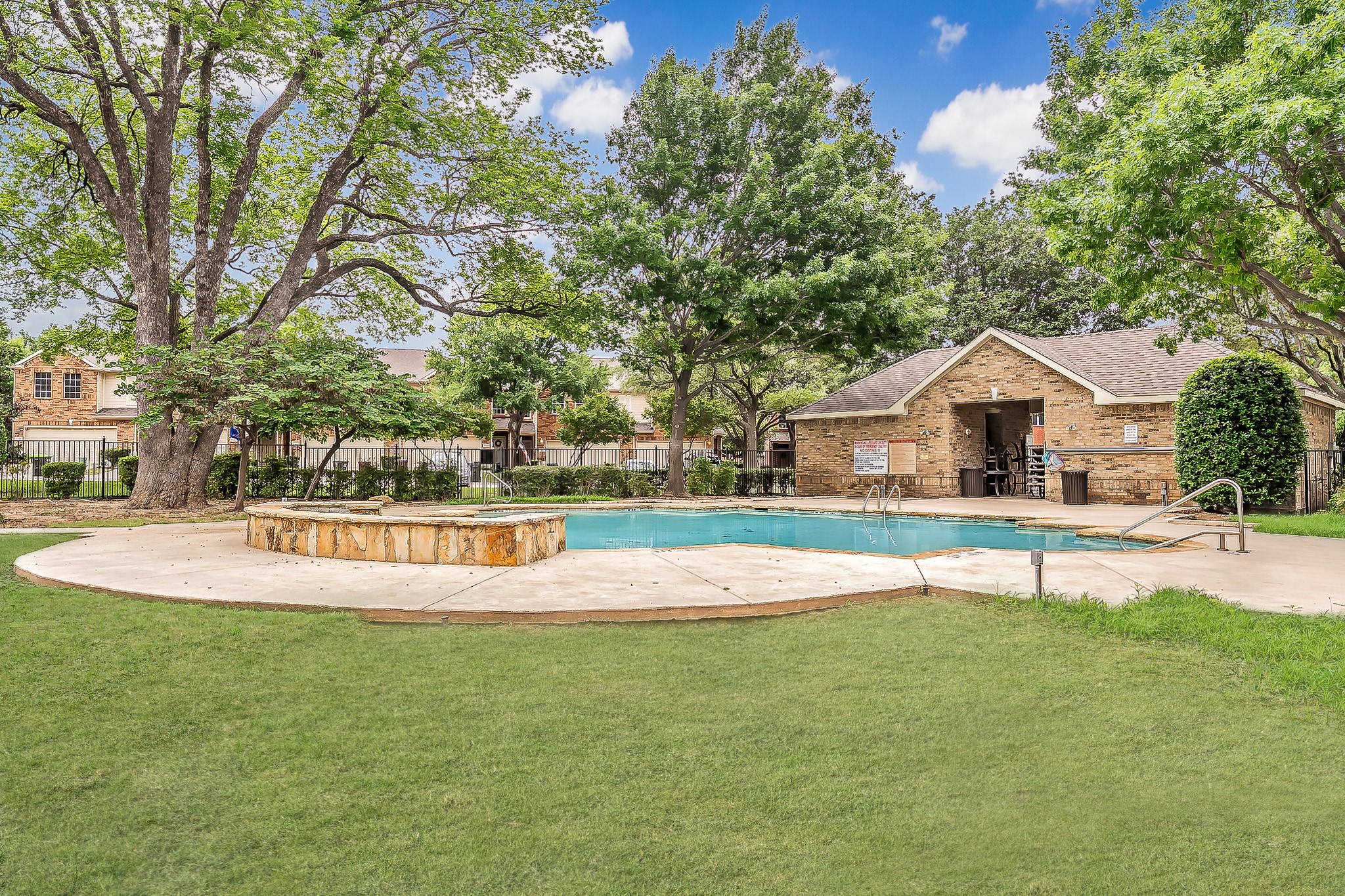 7253 Bianca Lane