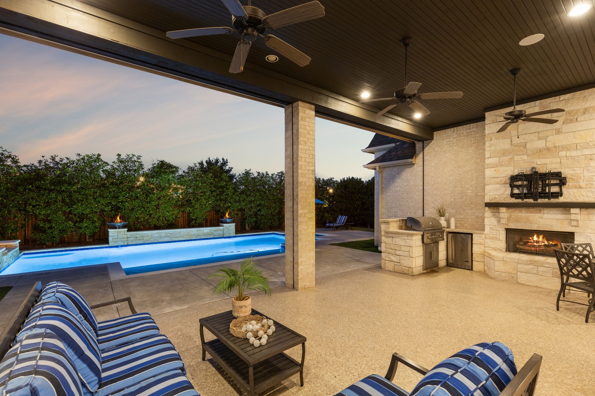 305 Woodsong Way