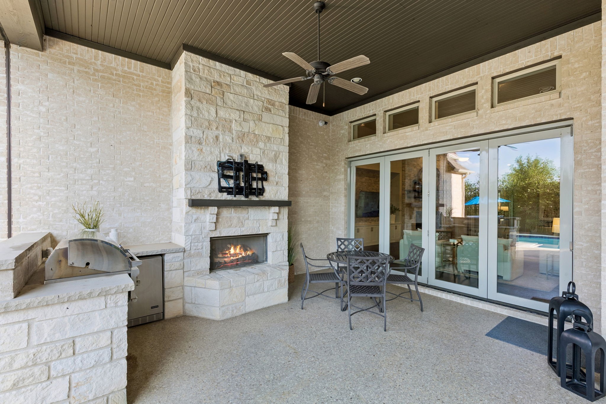 305 Woodsong Way
