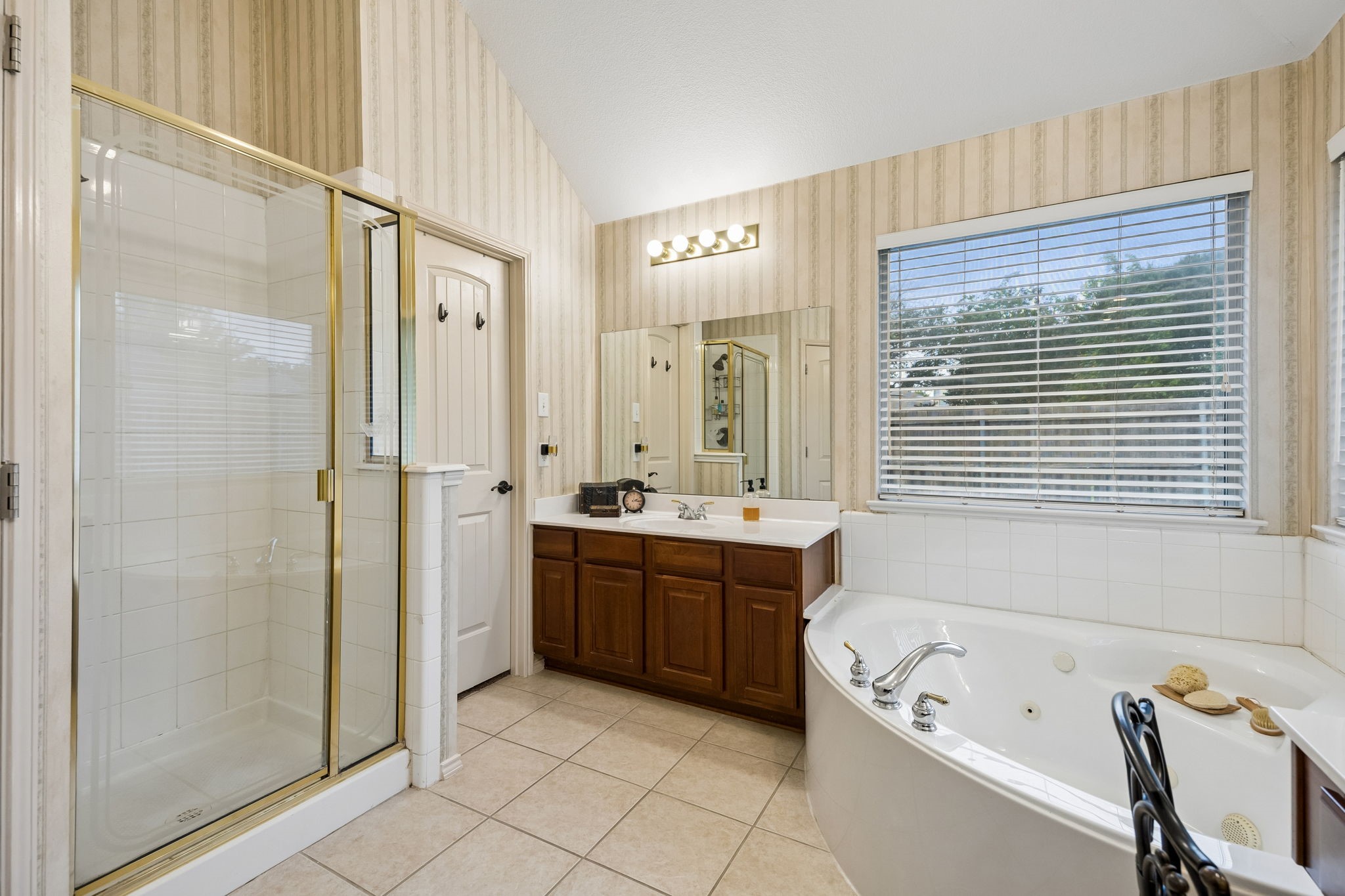 8413 Island Court