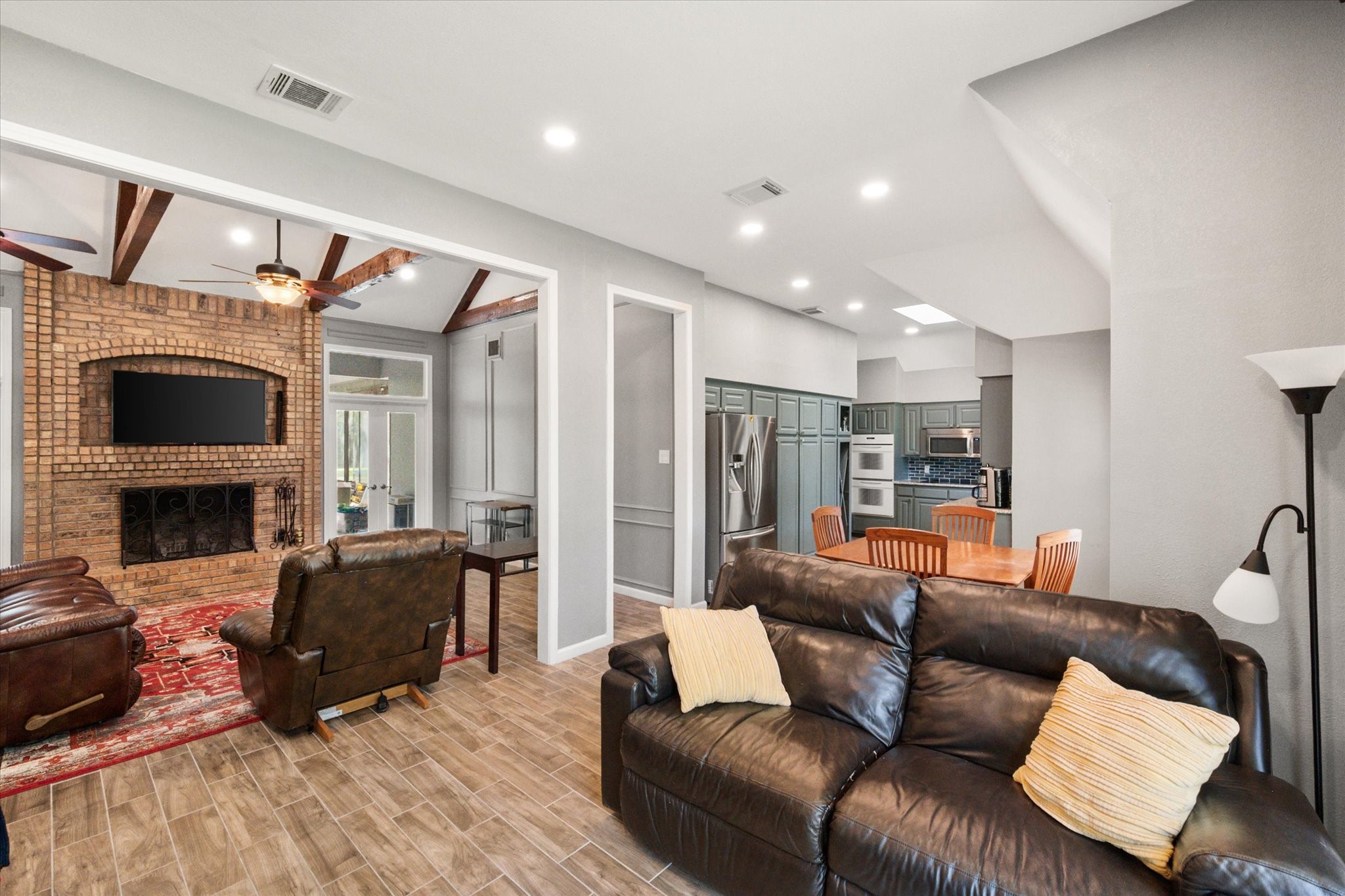 2037 Lazy Lane