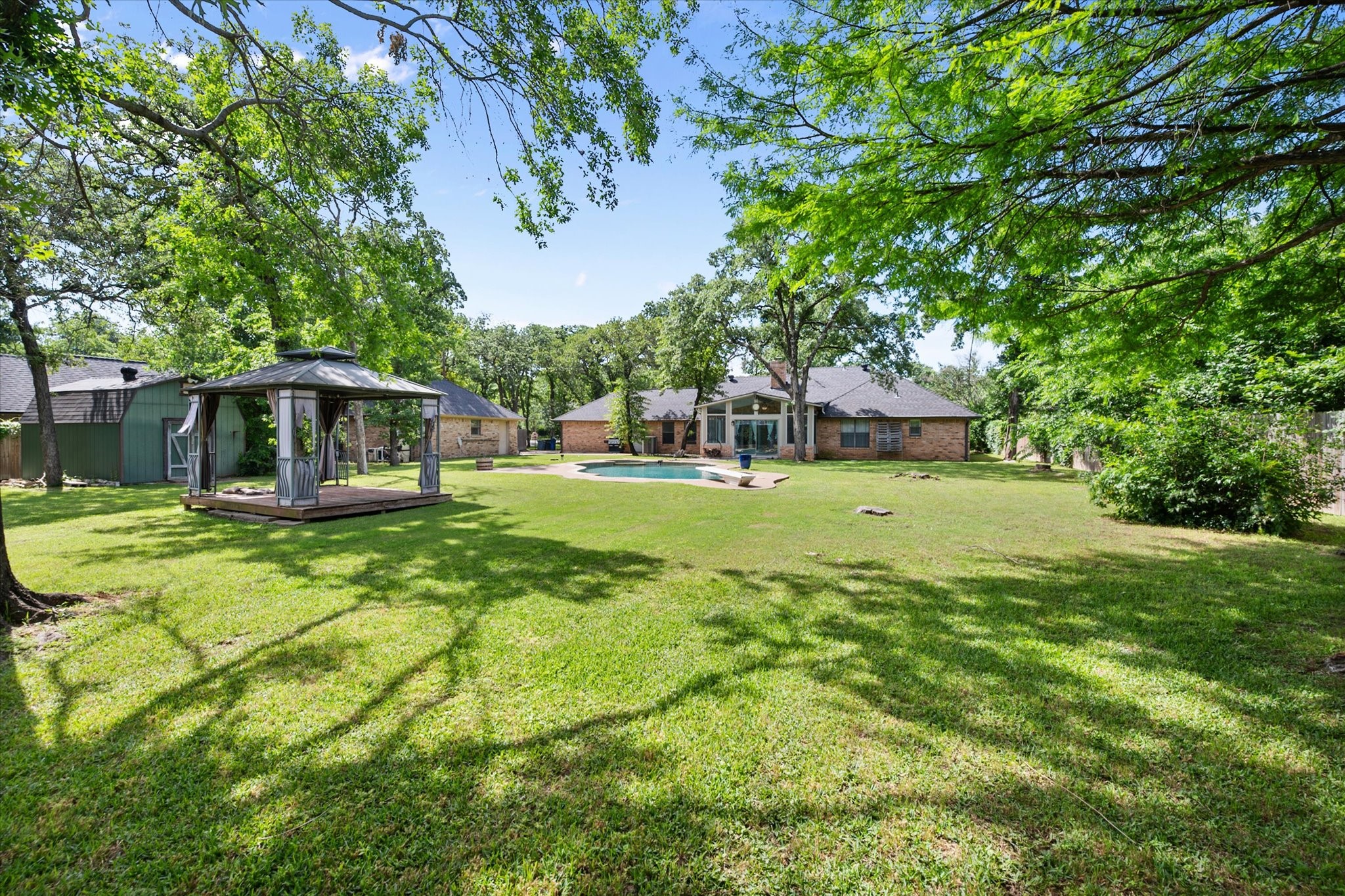 2037 Lazy Lane