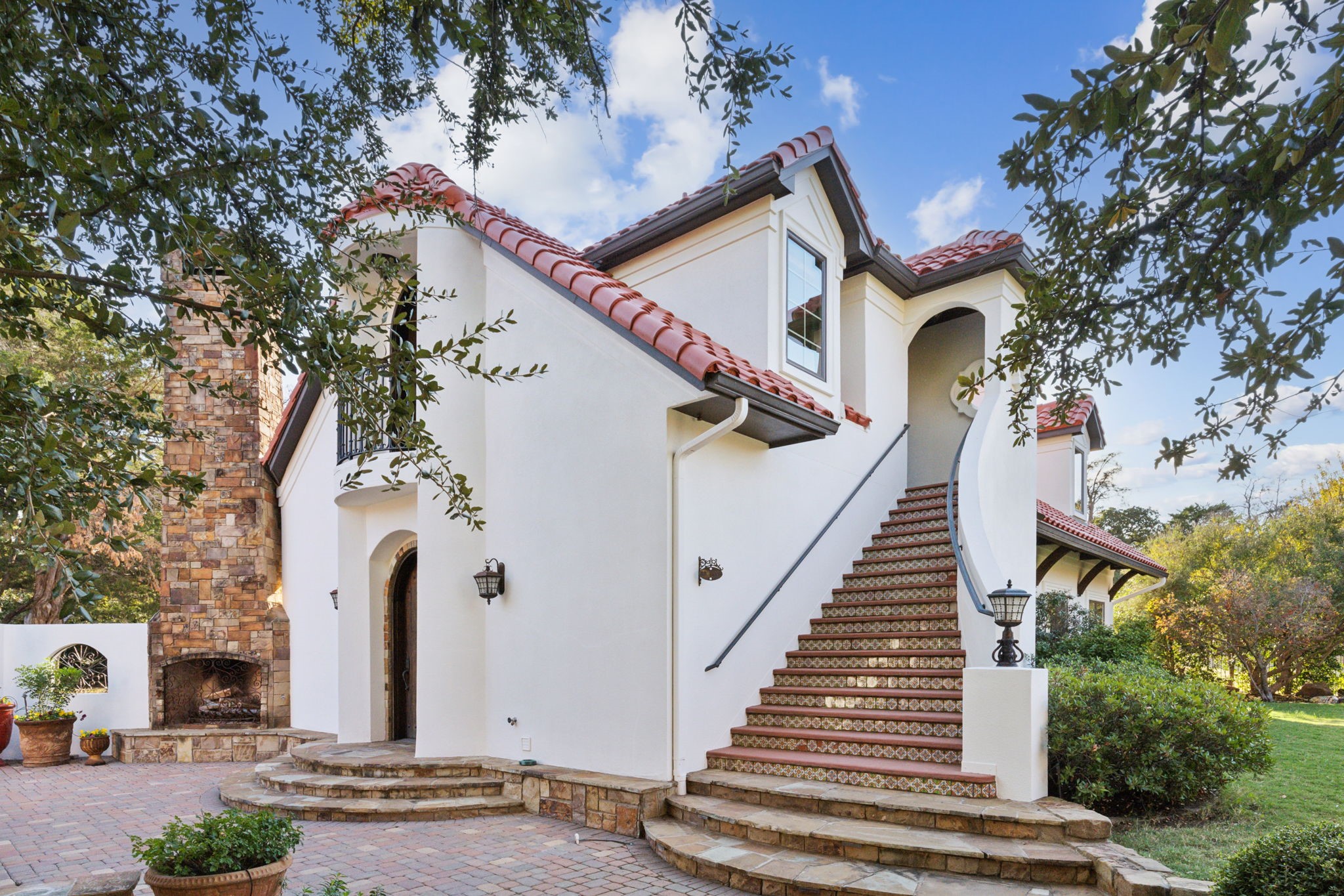 1900 Shady Oaks Drive