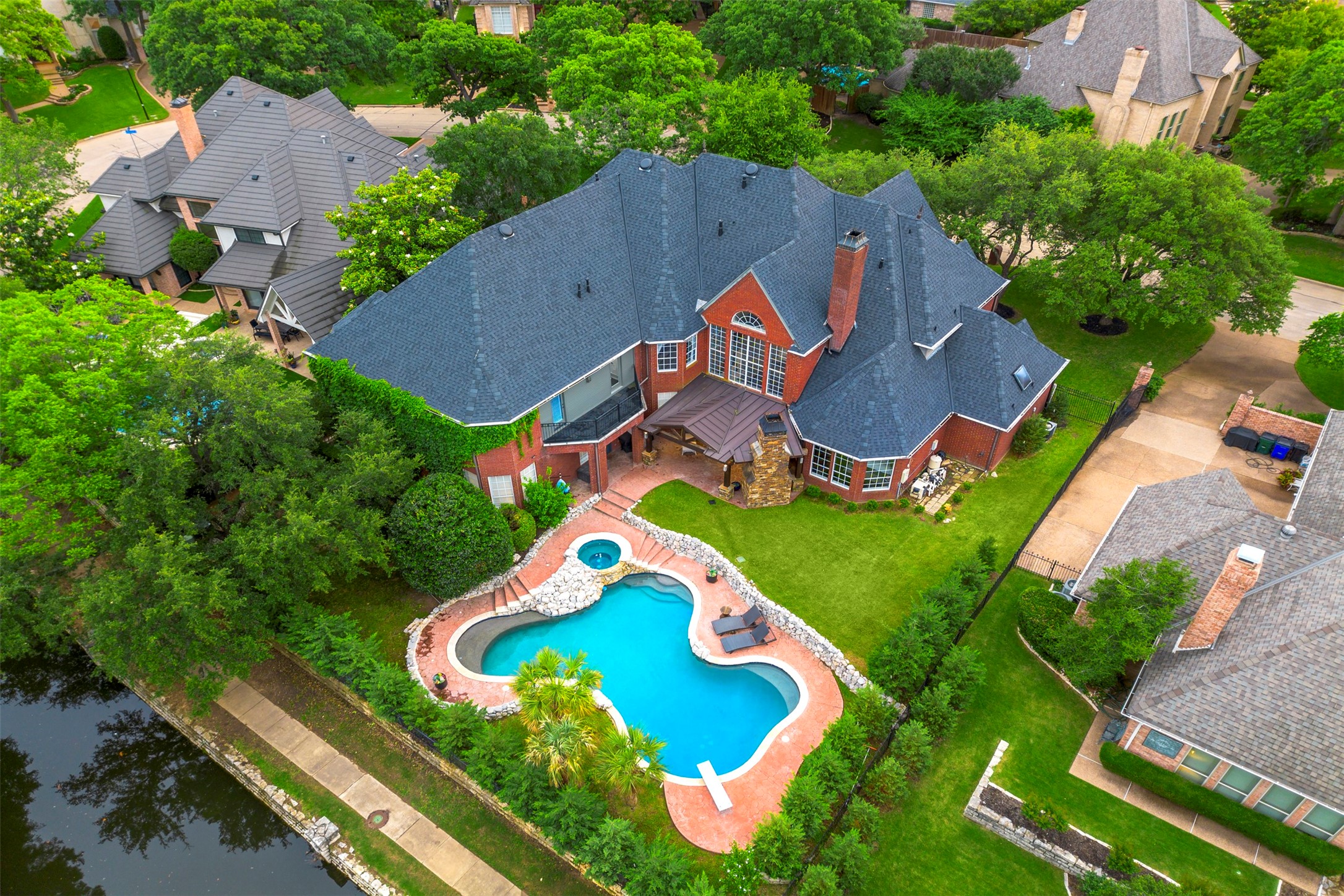 2906 Cottonwood Lane