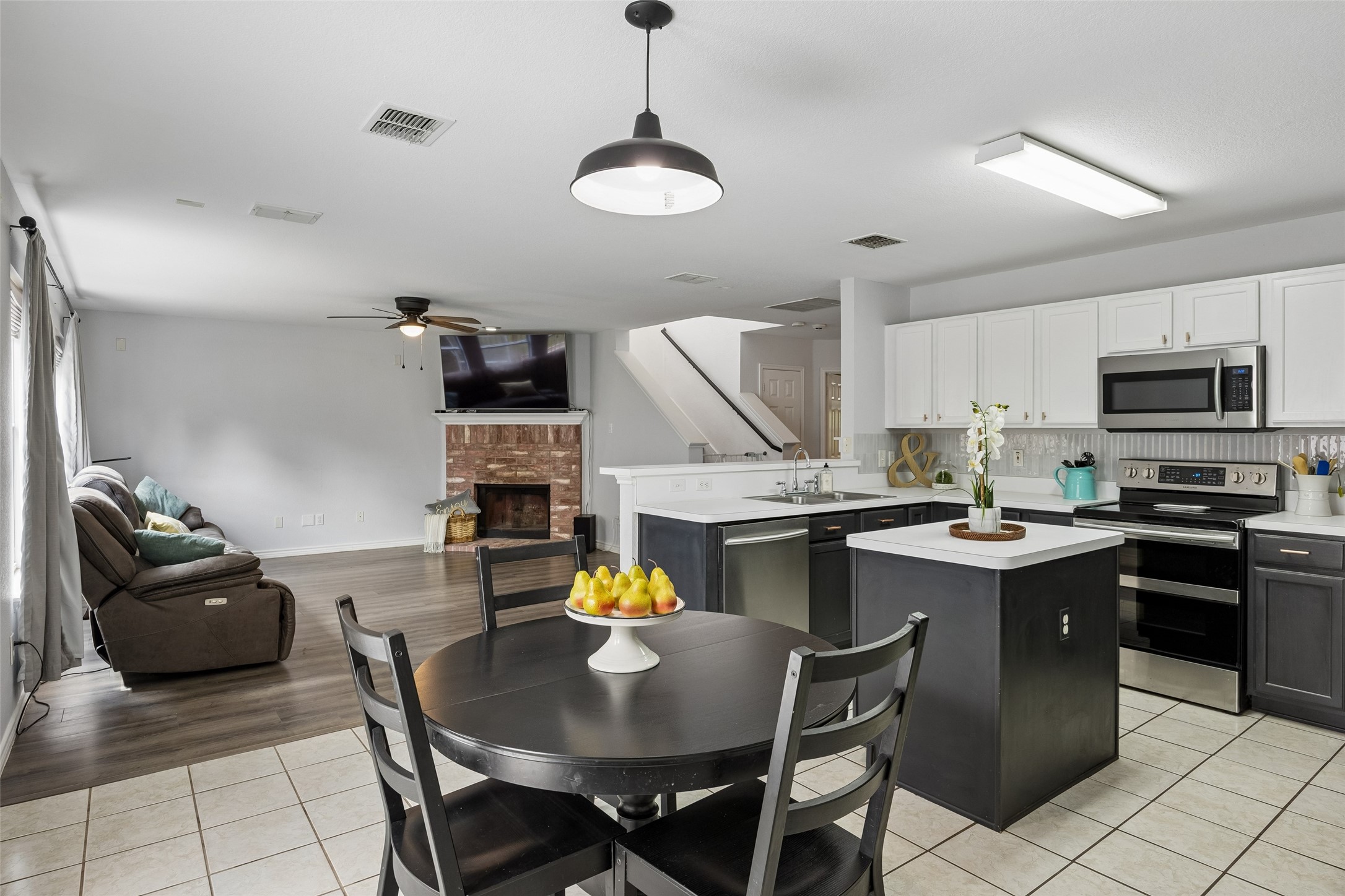 1600 Southridge Lane