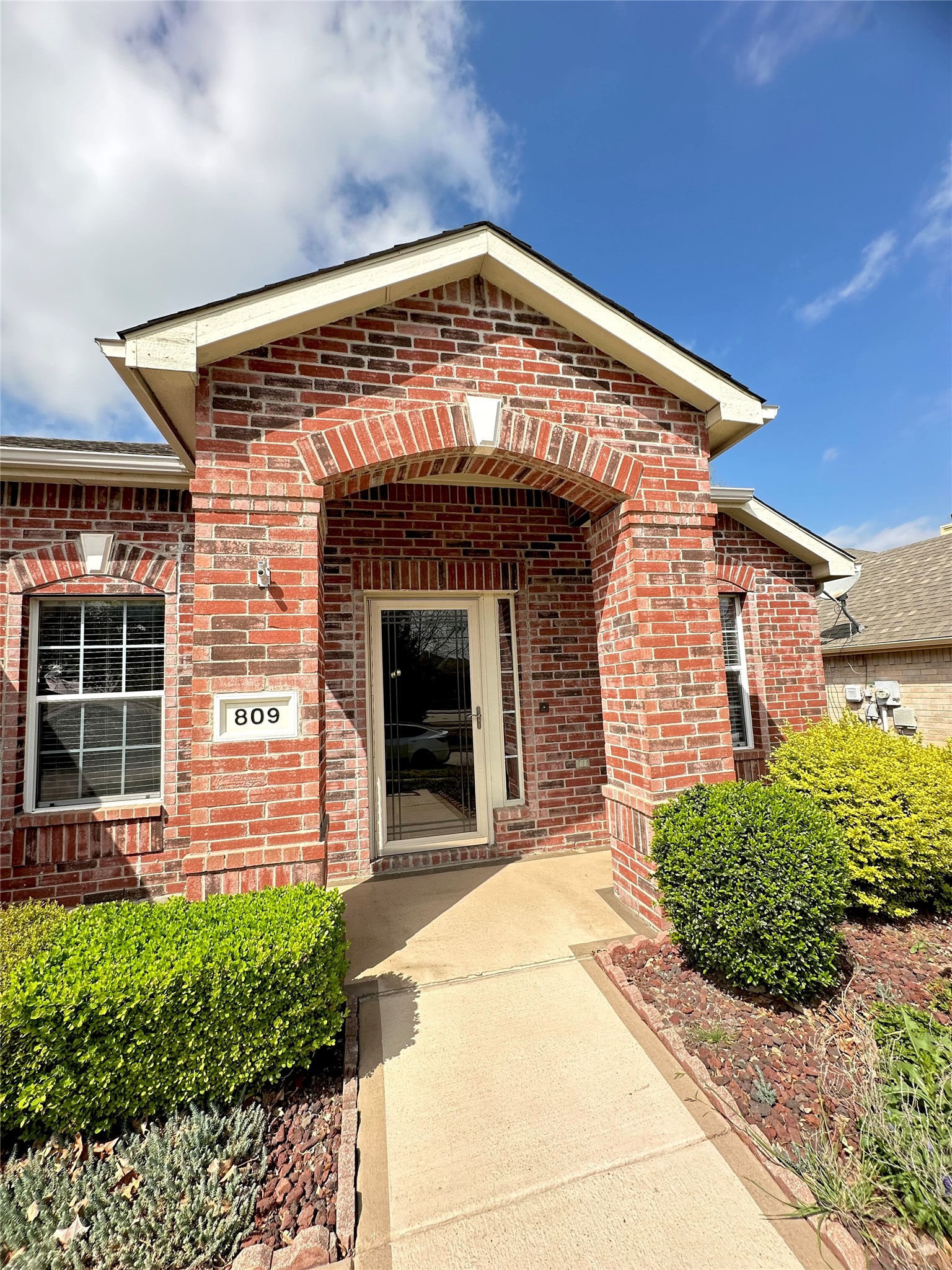 809 Essex Drive