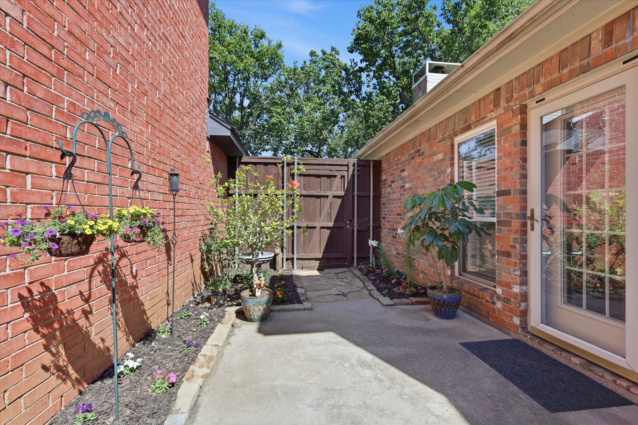 1740 Creekbend Drive