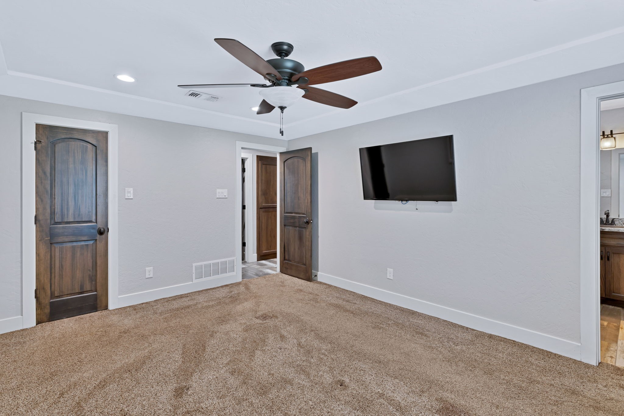 6553 Blue Grass Drive