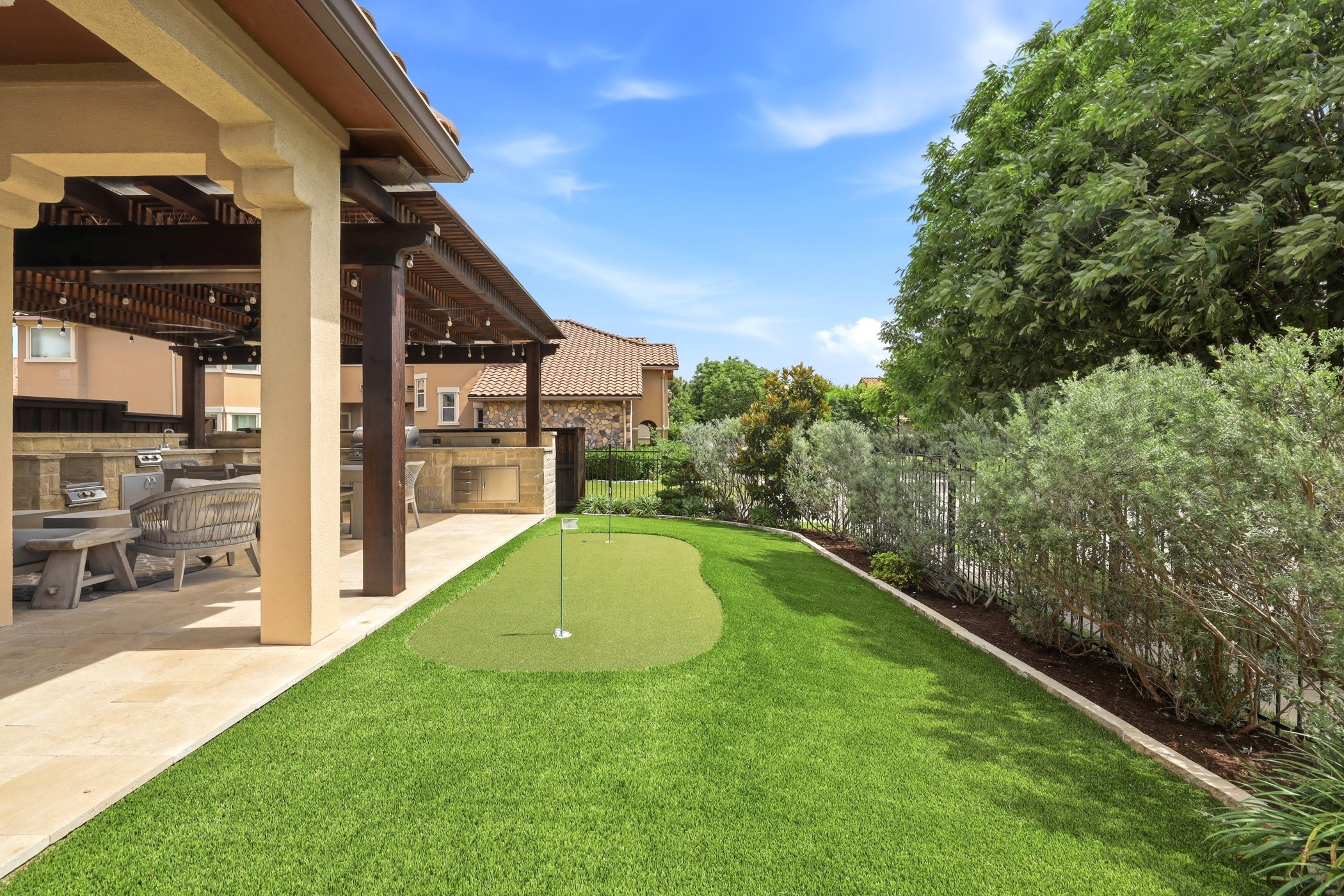 1616 Camino Lago