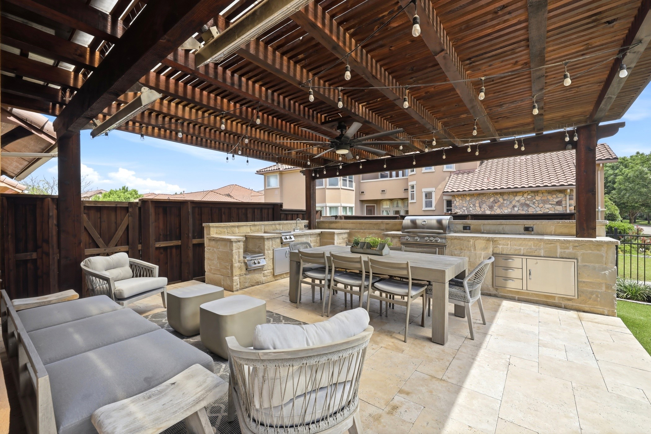 1616 Camino Lago