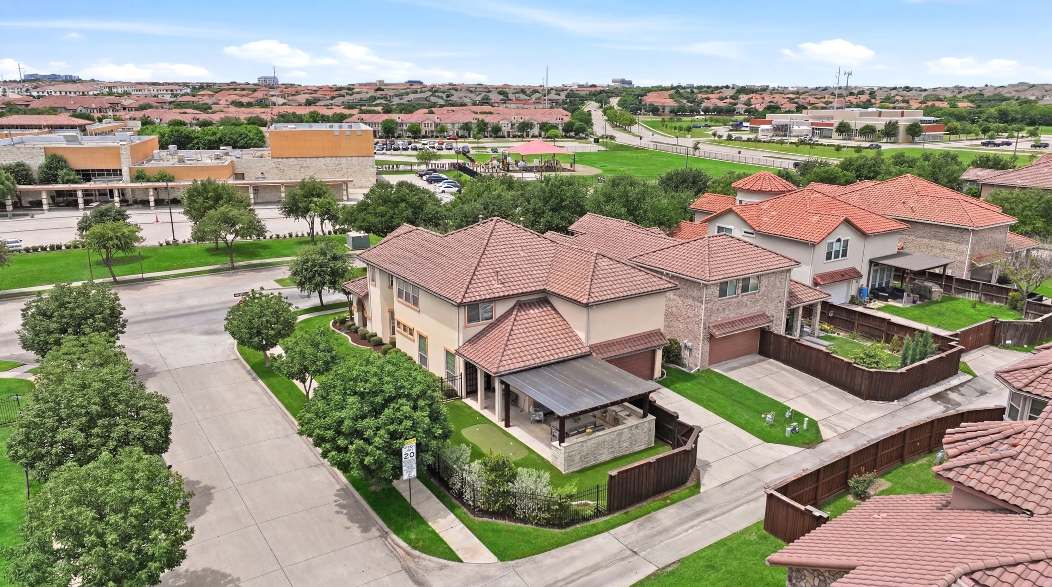 1616 Camino Lago