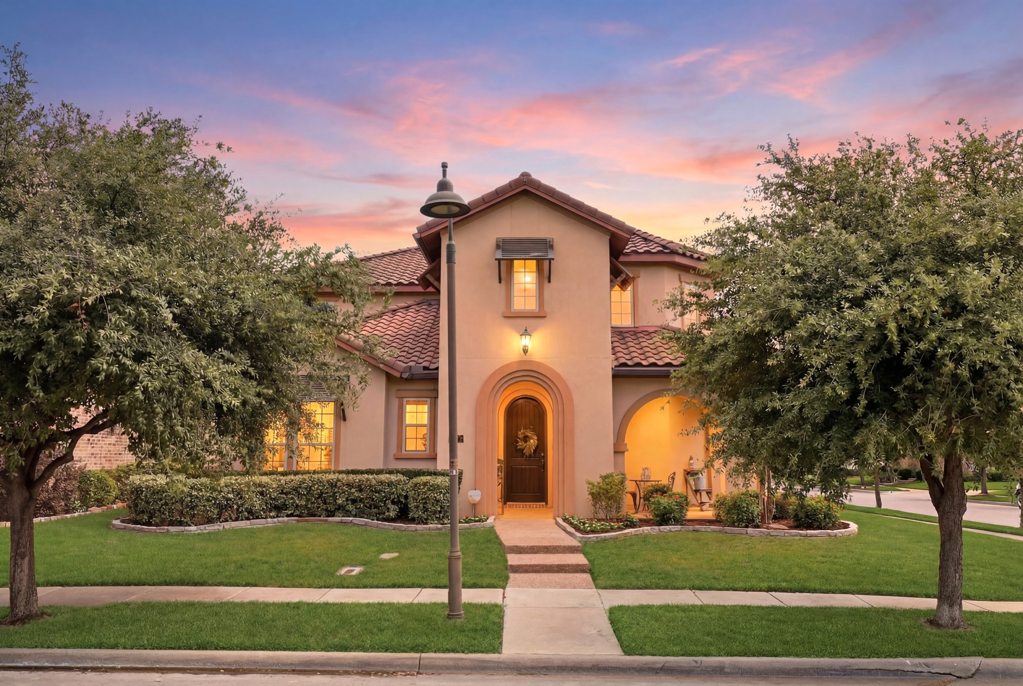 1616 Camino Lago