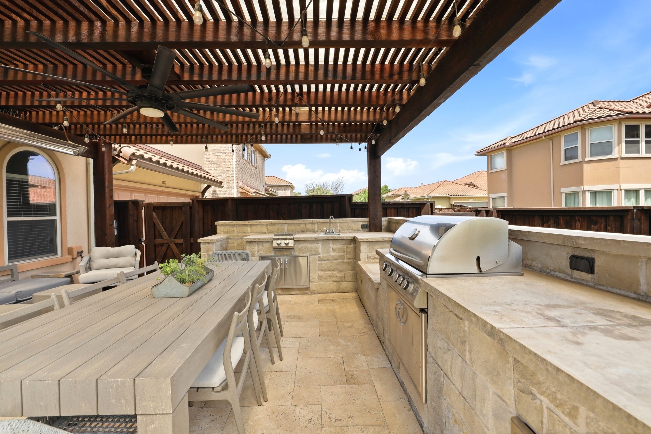 1616 Camino Lago