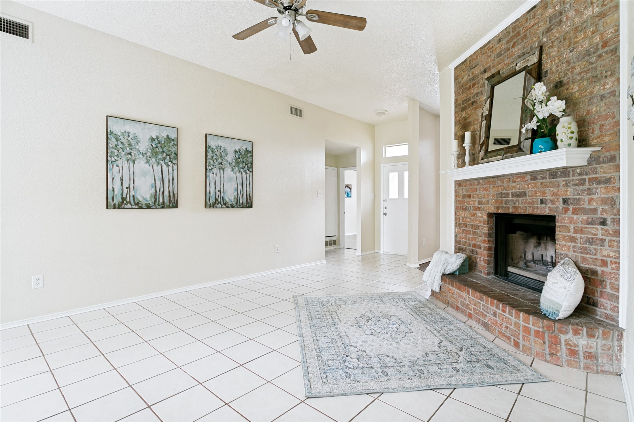 2095 Bronco Lane