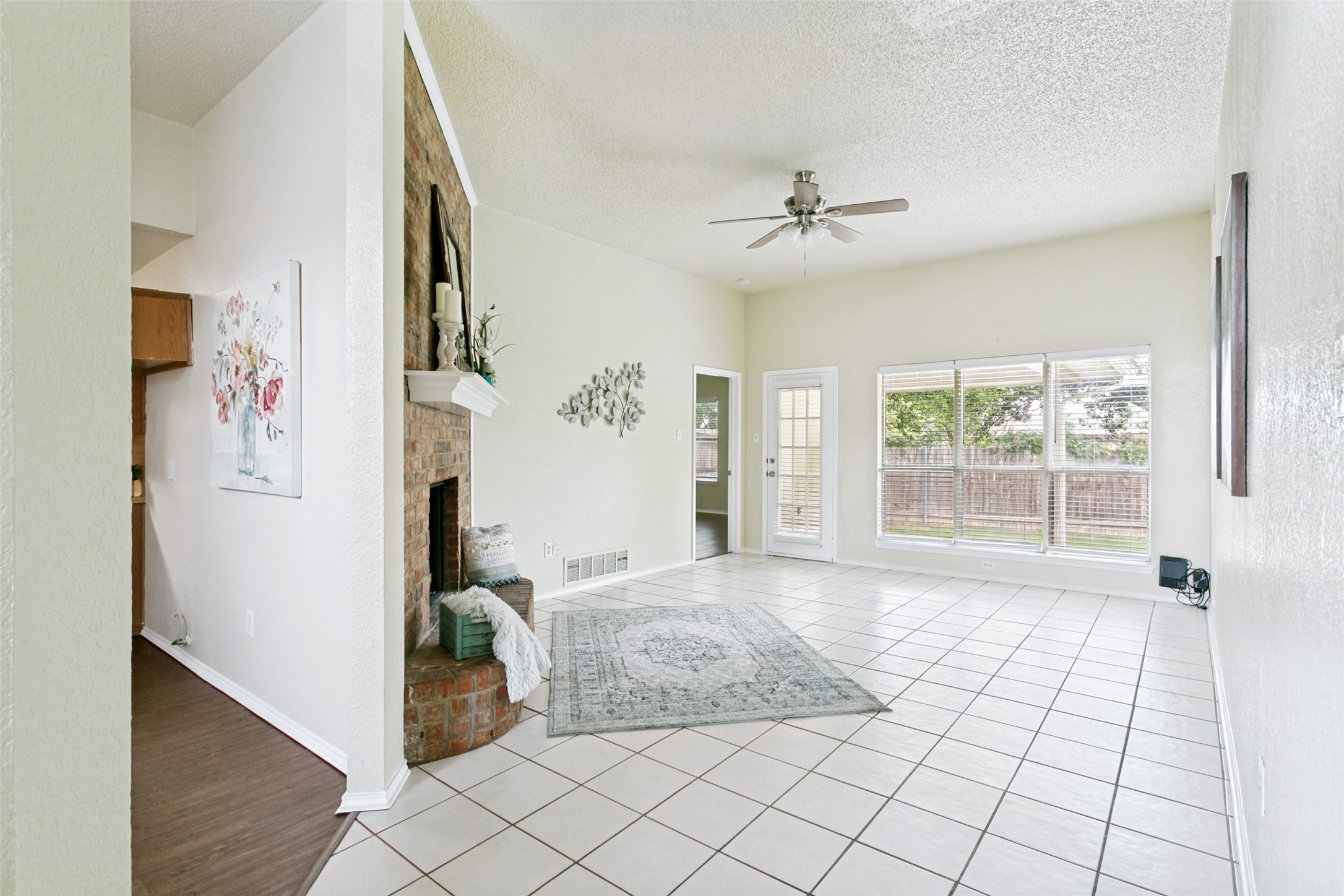 2095 Bronco Lane