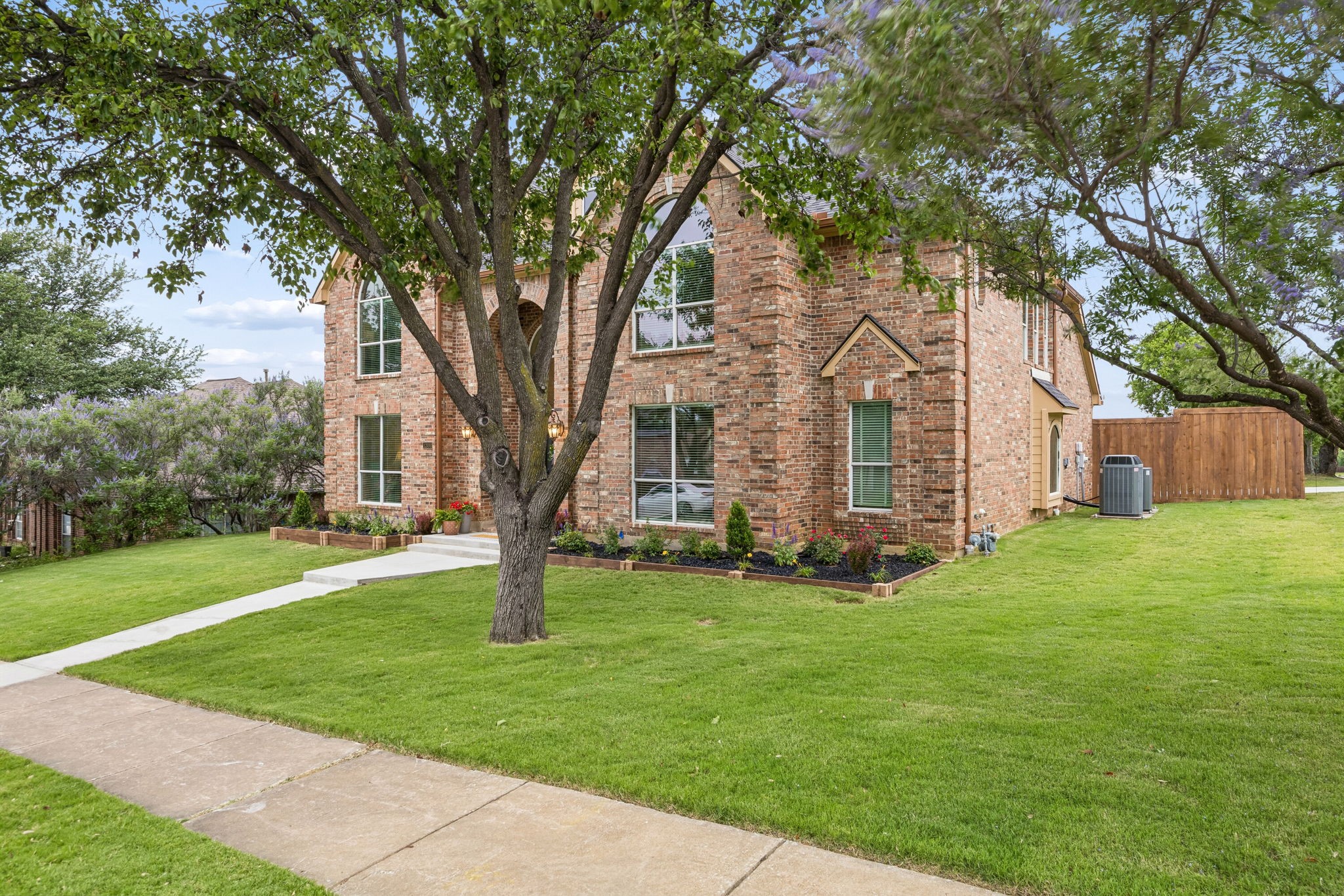 1300 Edgewood Court