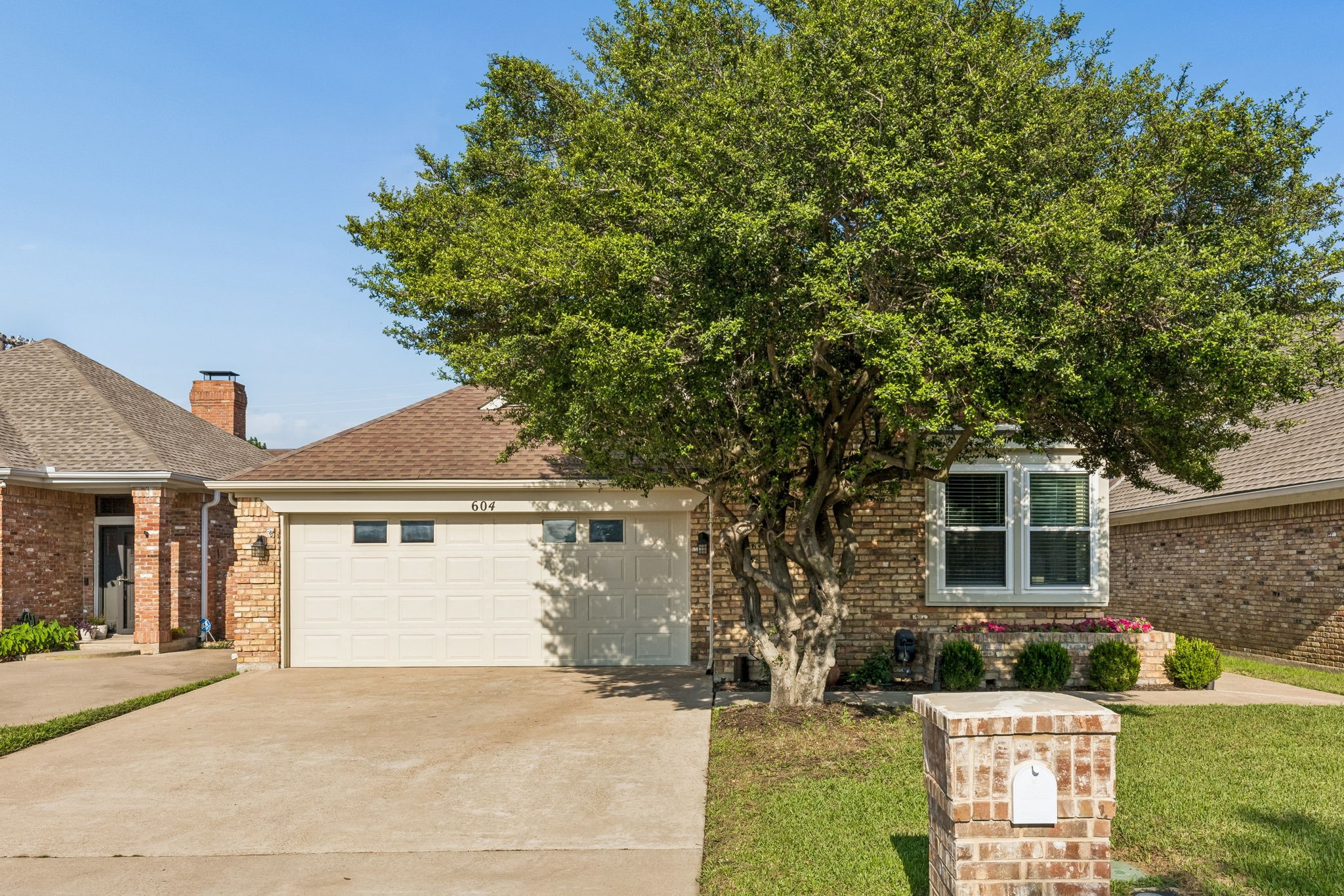 604 Shalamar Place