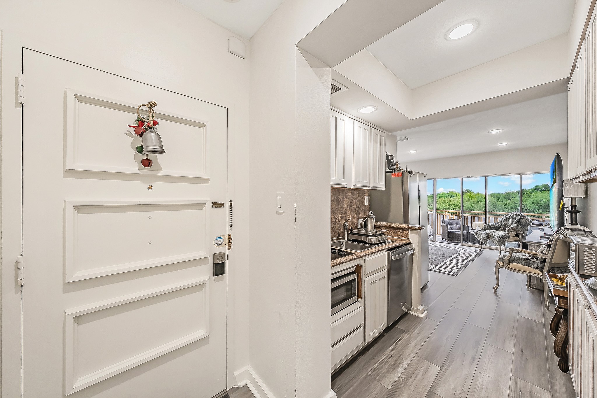 6211 W Northwest Highway G417