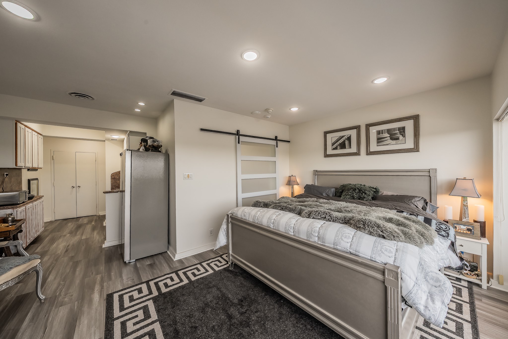 6211 W Northwest Highway G417