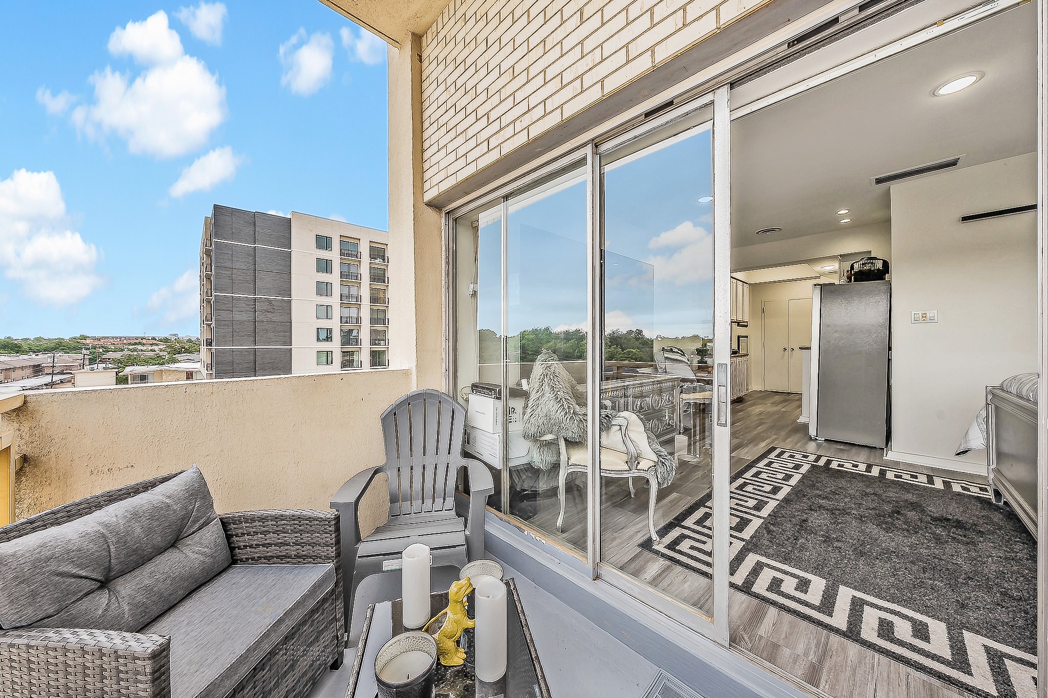 6211 W Northwest Highway G417