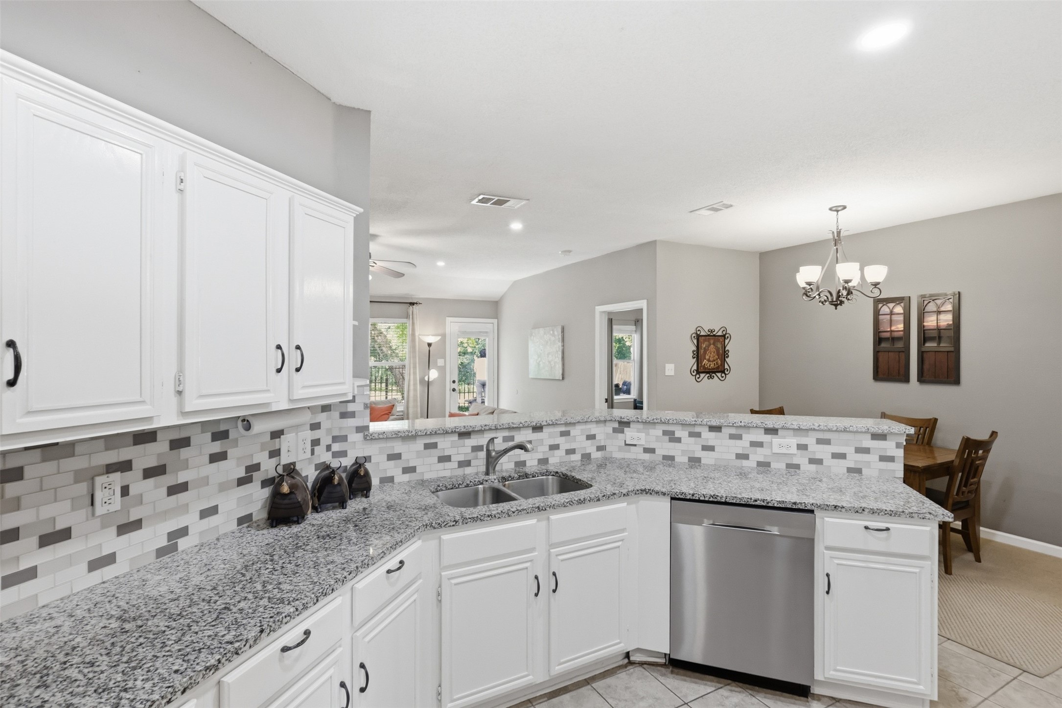 3209 Kingsbury Drive