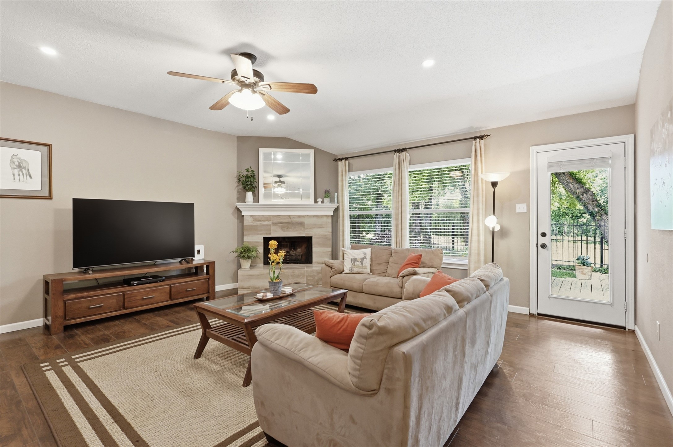 3209 Kingsbury Drive
