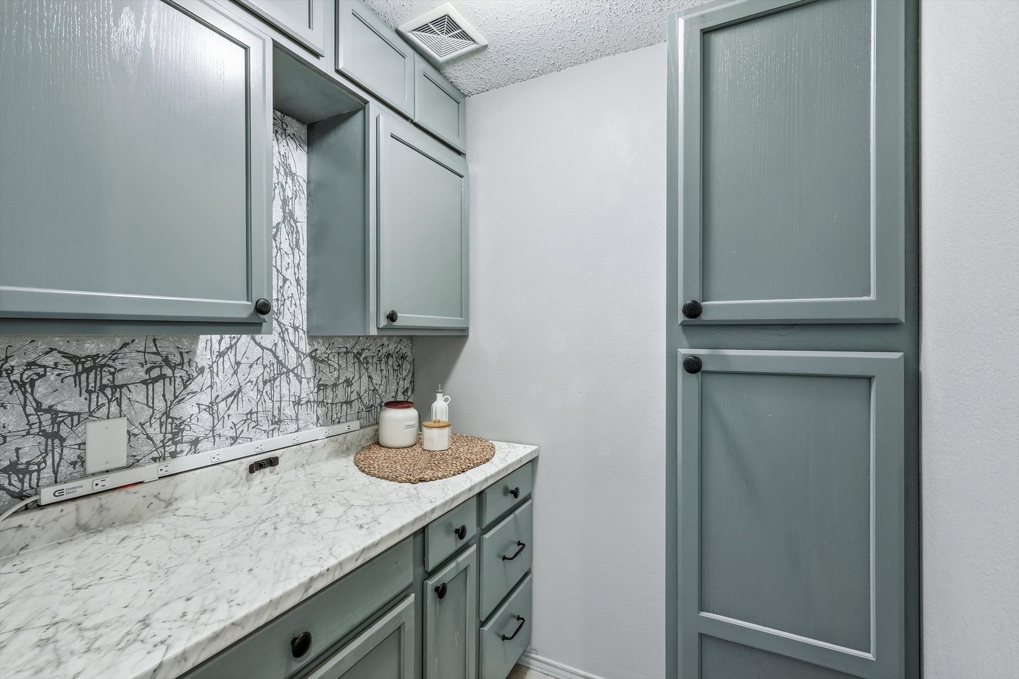 7301 Sunburst Trail