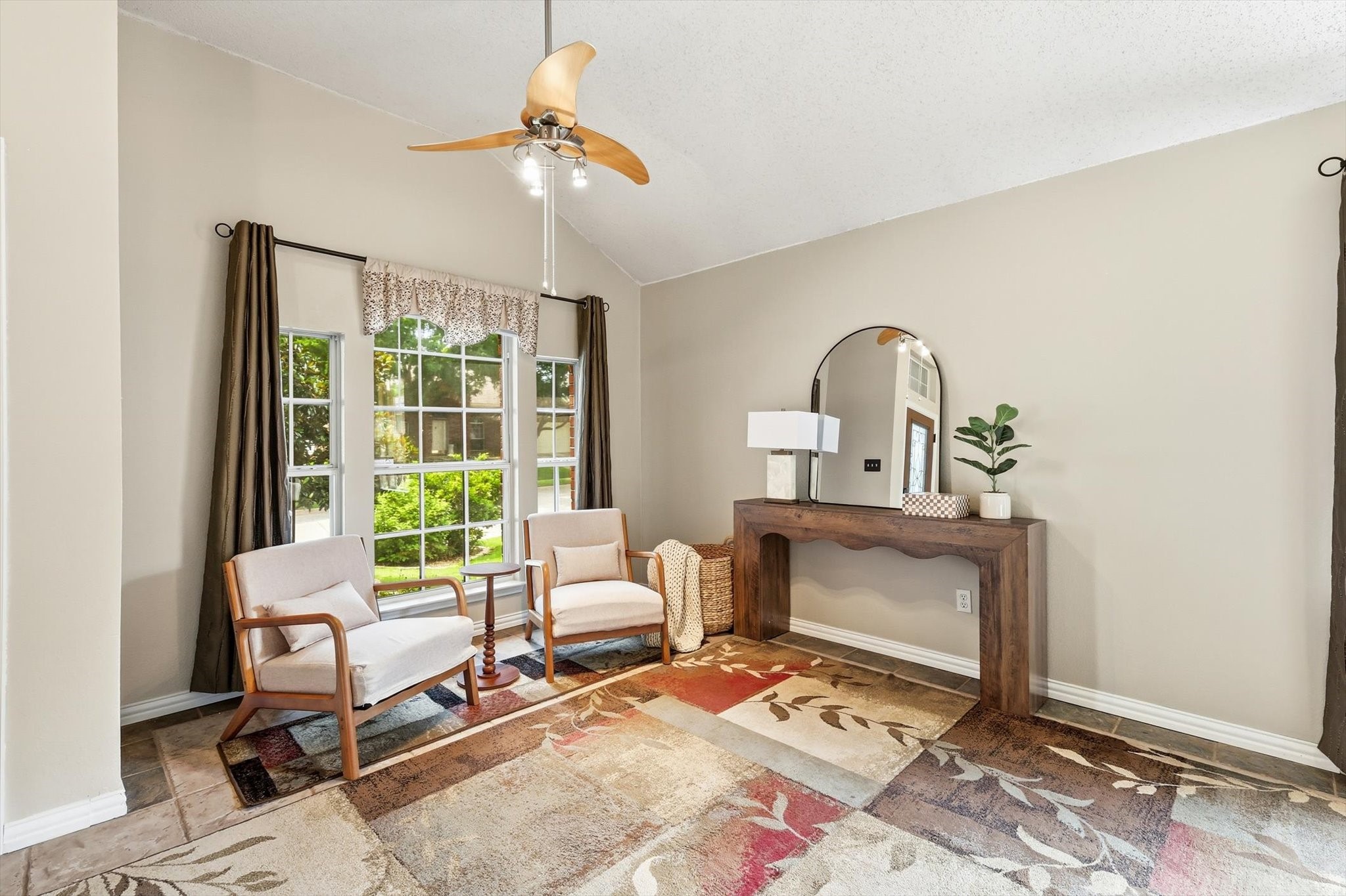 7301 Sunburst Trail