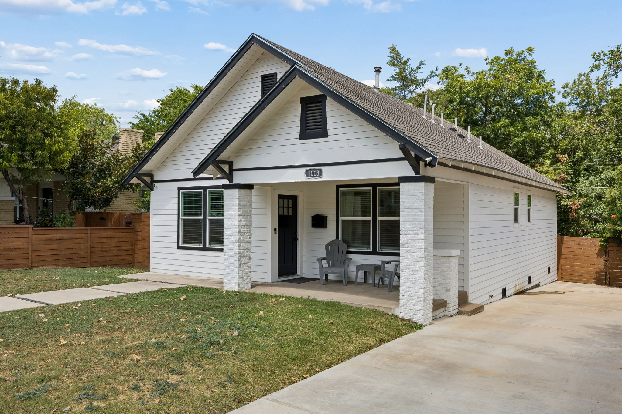 1008 S Oak Cliff Boulevard